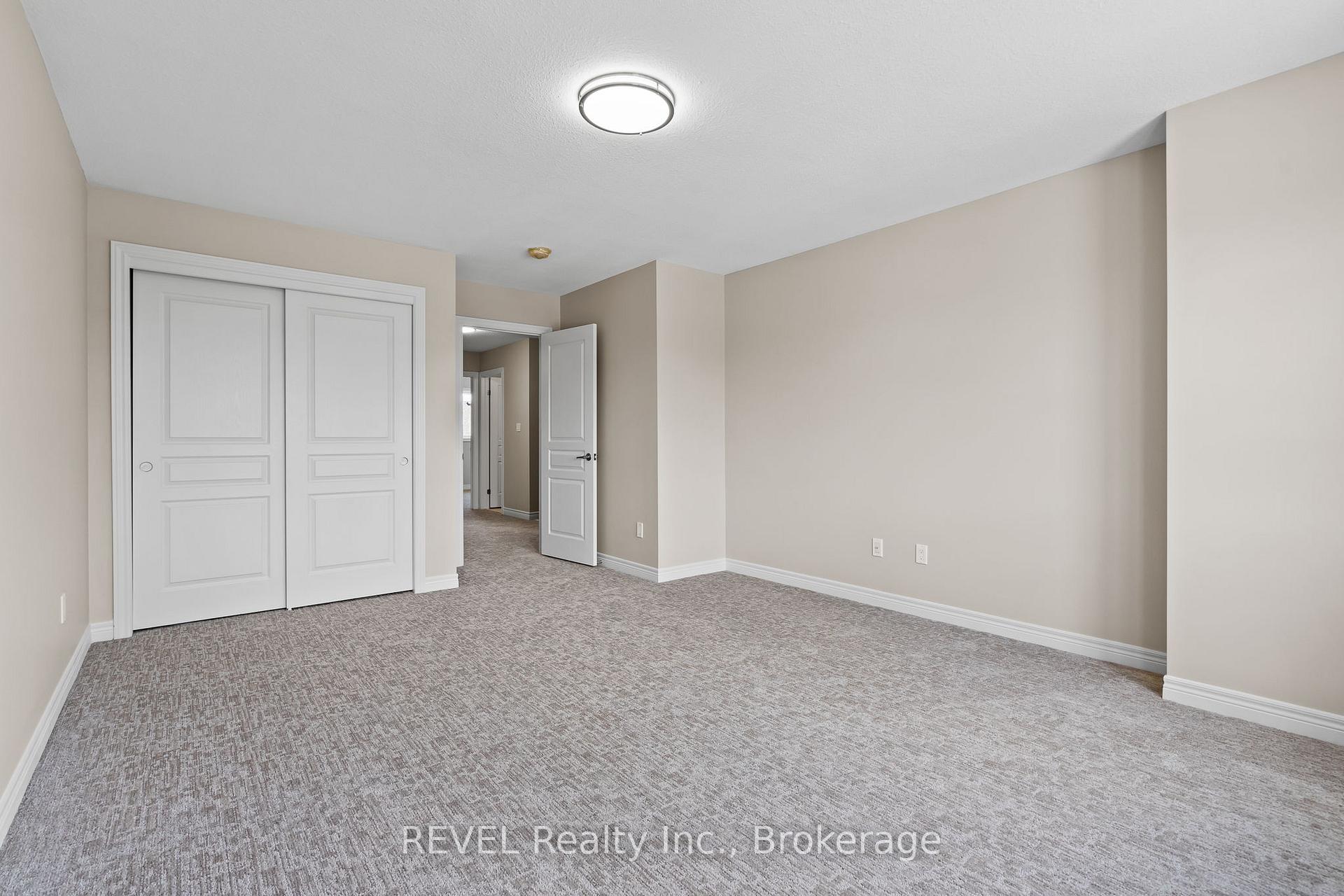 Photo 20 of 124 Roselawn Crescent, Welland, Coyle Creek — HOMEH