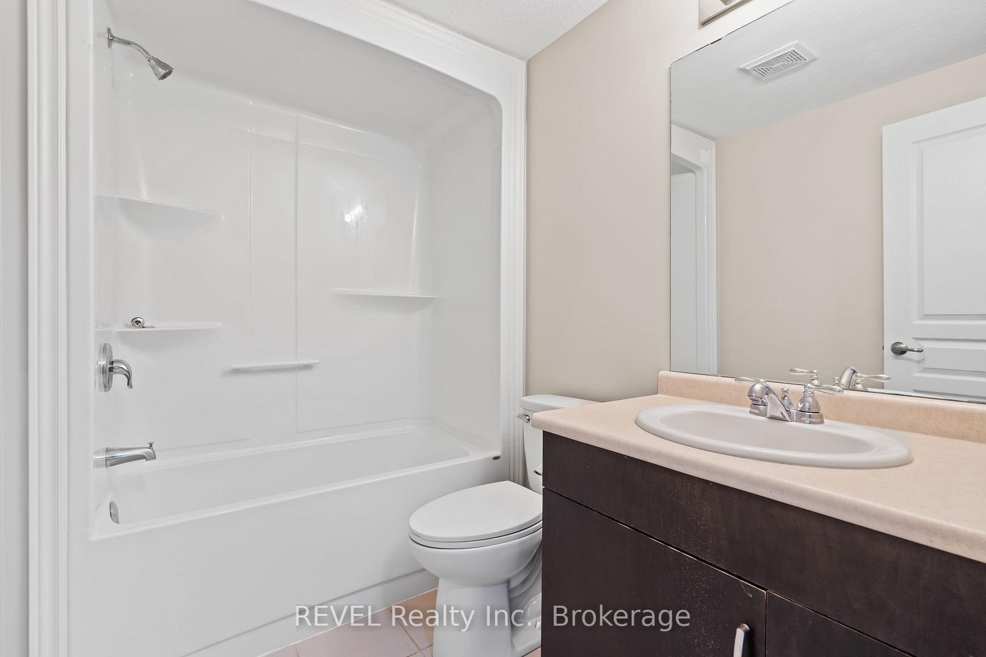 Photo 25 of 124 Roselawn Crescent, Welland, Coyle Creek — HOMEH