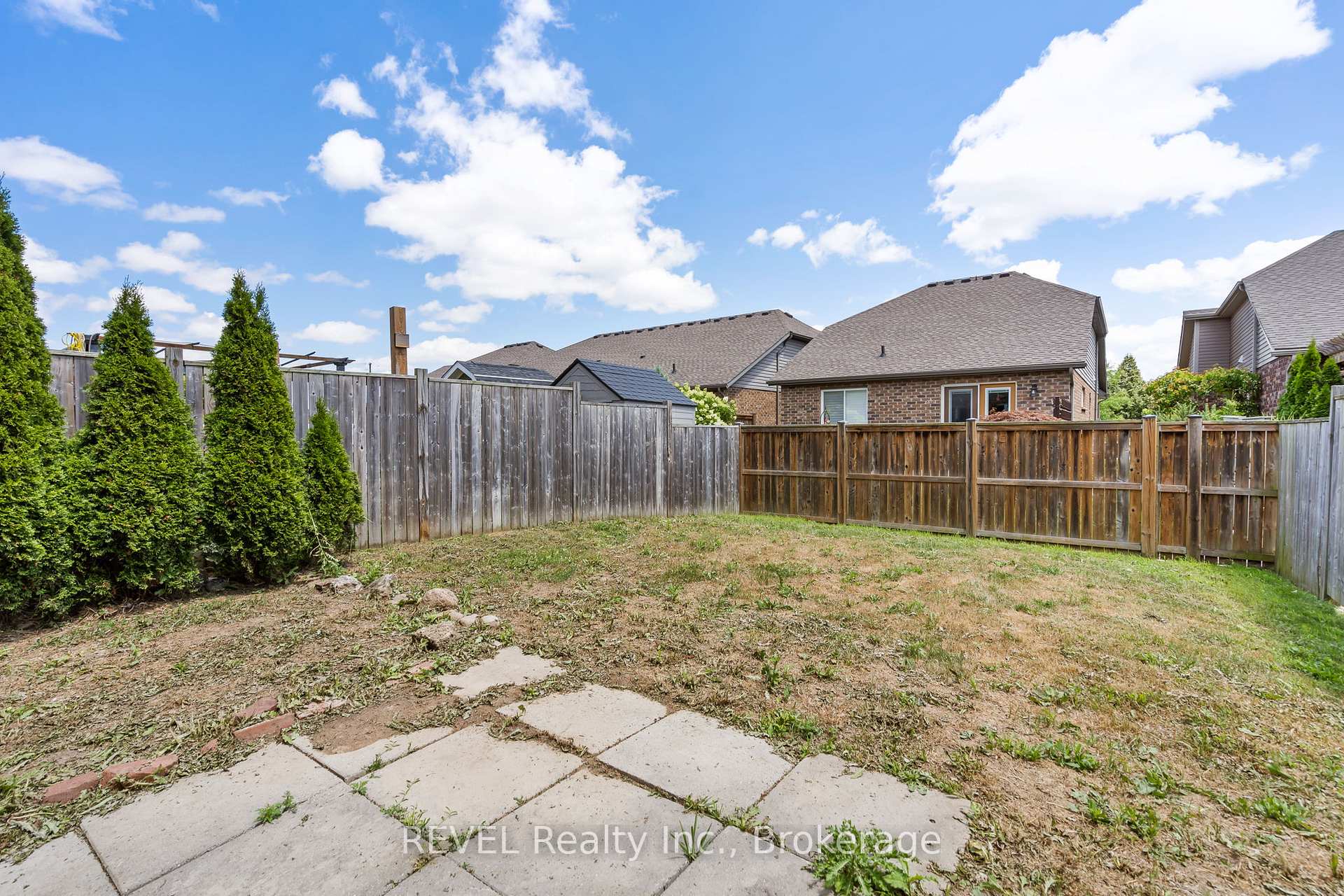 Photo 27 of 124 Roselawn Crescent, Welland, Coyle Creek — HOMEH