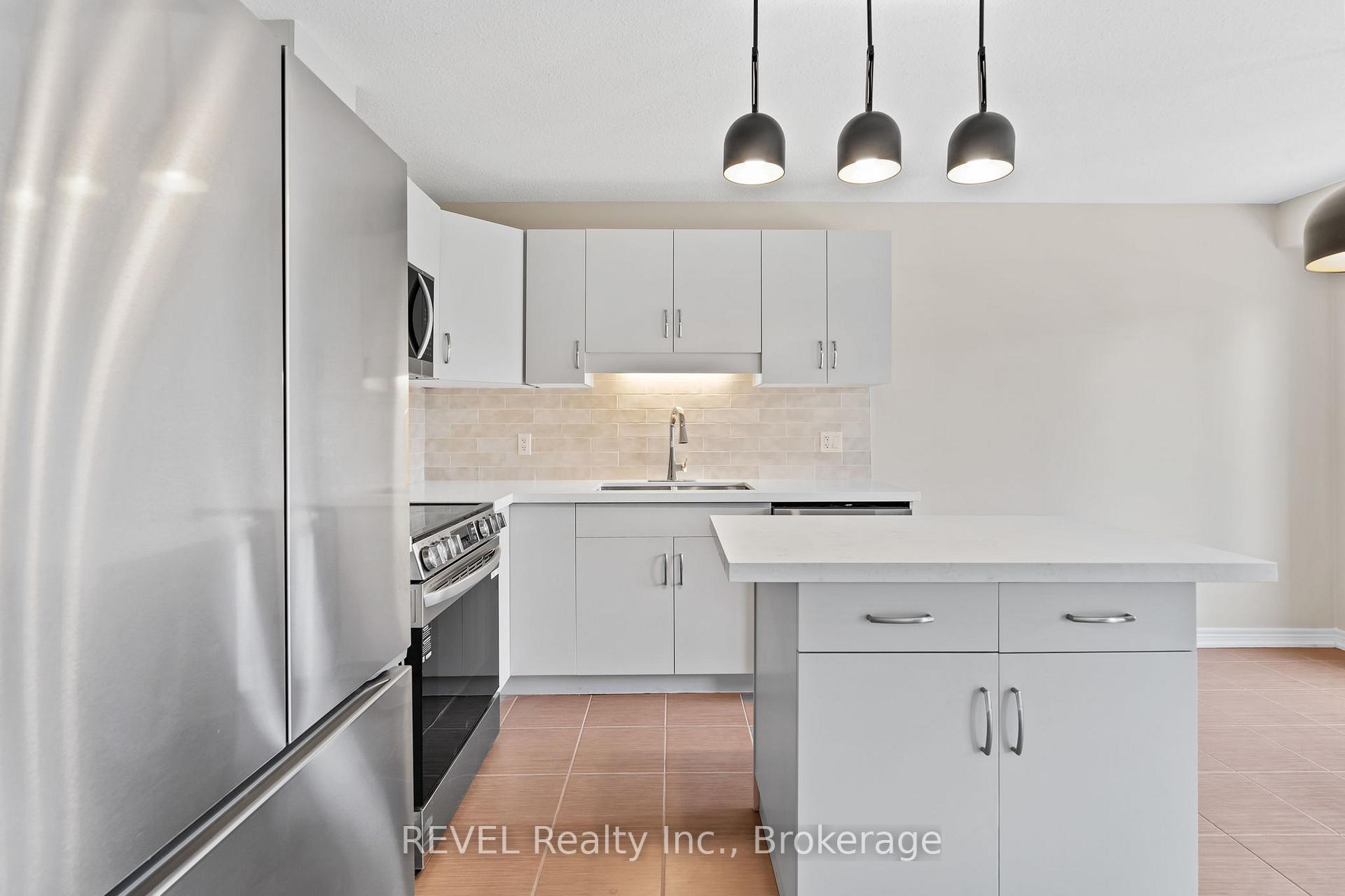 Photo 29 of 124 Roselawn Crescent, Welland, Coyle Creek — HOMEH