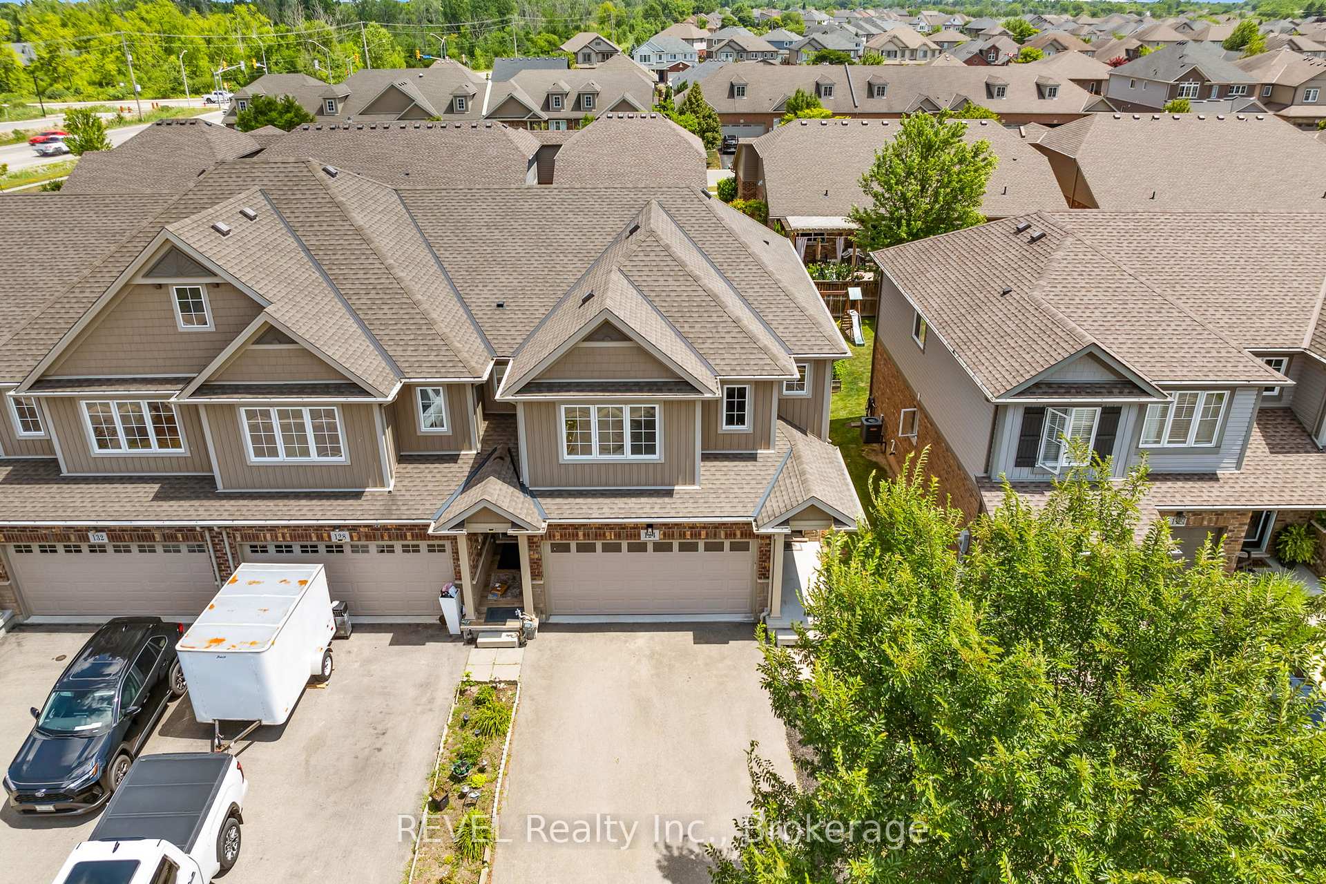 Photo 30 of 124 Roselawn Crescent, Welland, Coyle Creek — HOMEH