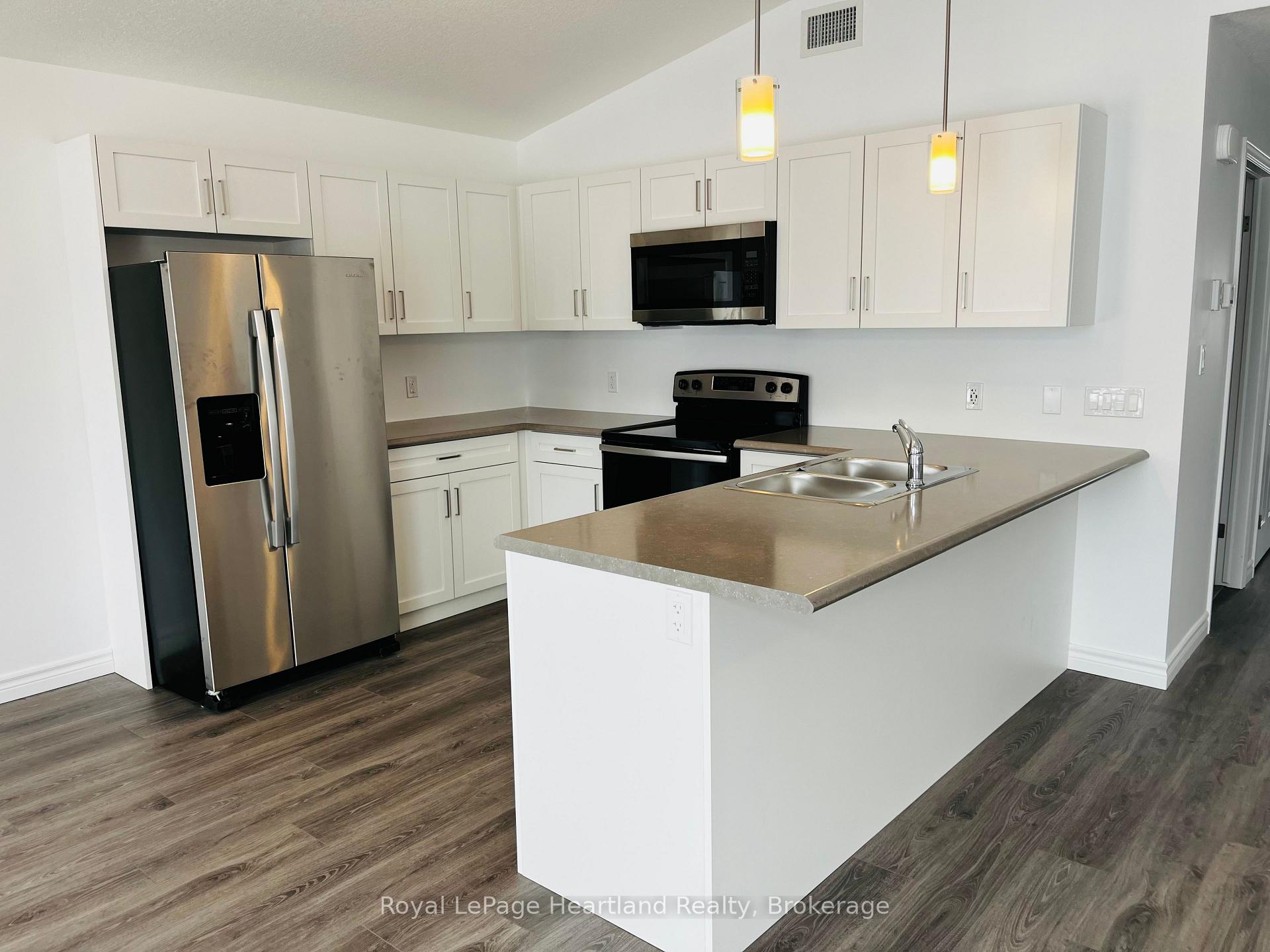 Photo 3 of 13 Bluffs View Boulevard, Ashfield-Colborne-Wawanosh, Colborne — HOMEH