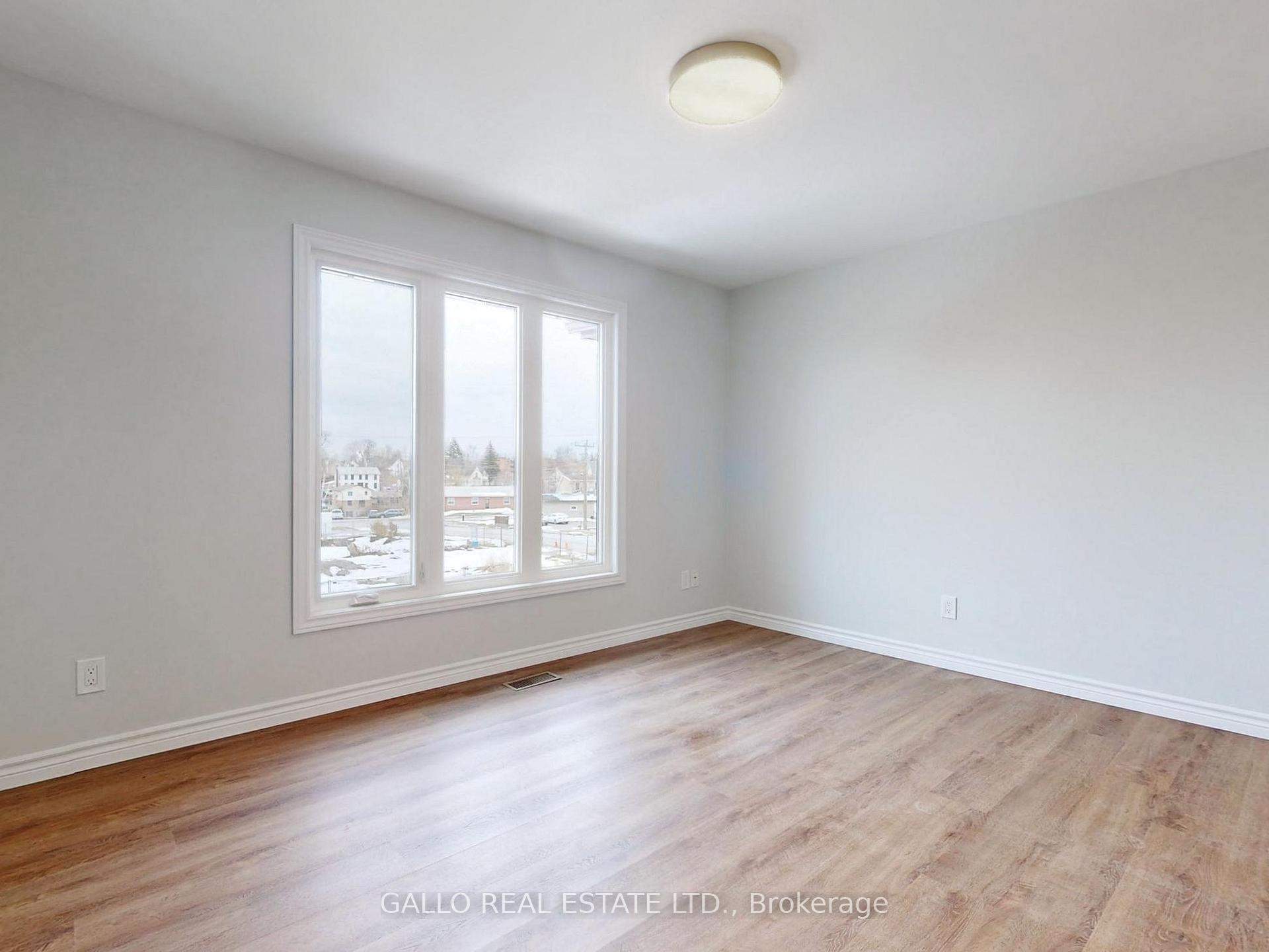 Photo 5 of 40 Ash Street, Uxbridge — HOMEH