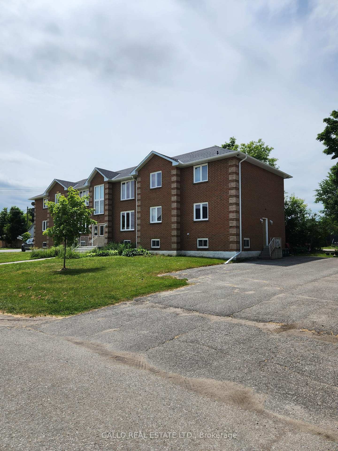 Photo 20 of 40 Ash Street, Uxbridge — HOMEH