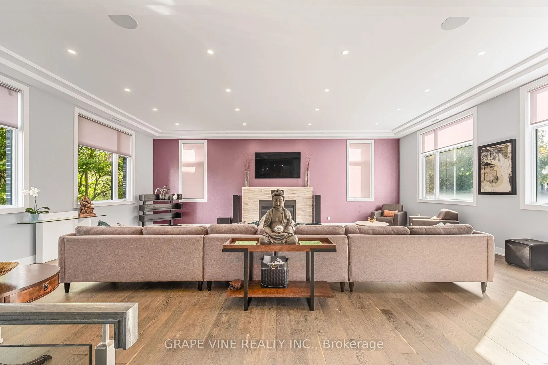 Photo 4 of 315 Crestview Road, Ottawa, Alta Vista/Faircrest Heights — HOMEH