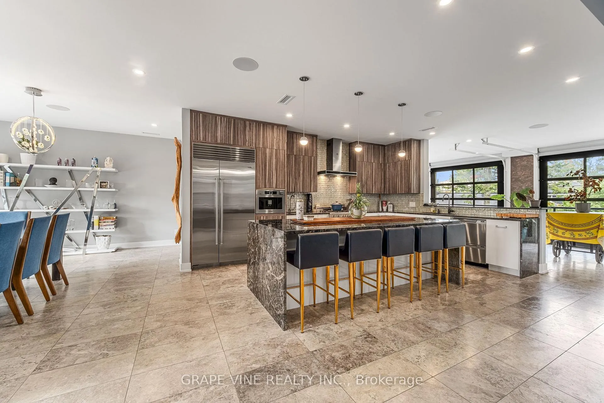 Photo 12 of 315 Crestview Road, Ottawa, Alta Vista/Faircrest Heights — HOMEH