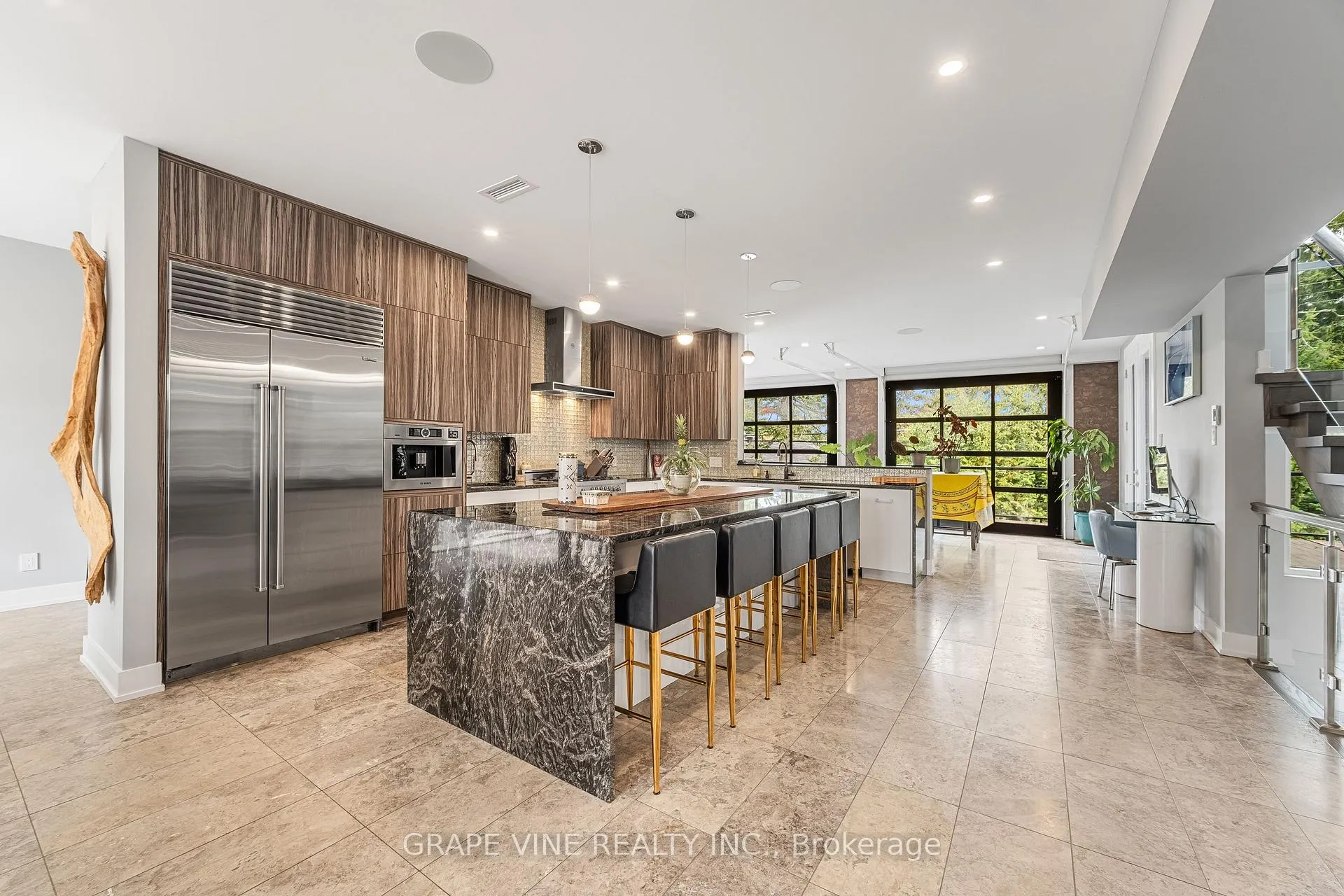 Photo 13 of 315 Crestview Road, Ottawa, Alta Vista/Faircrest Heights — HOMEH