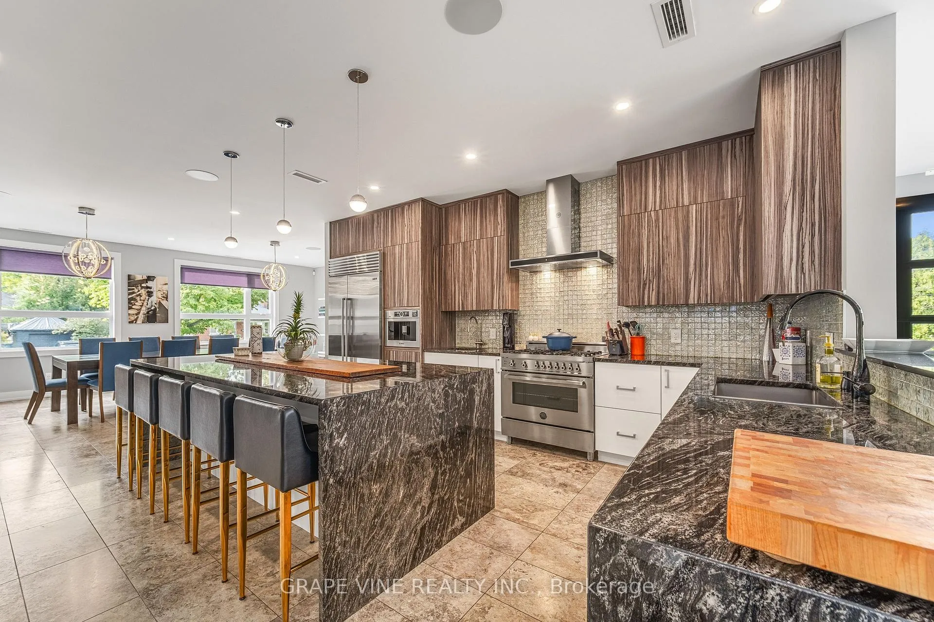 Photo 15 of 315 Crestview Road, Ottawa, Alta Vista/Faircrest Heights — HOMEH