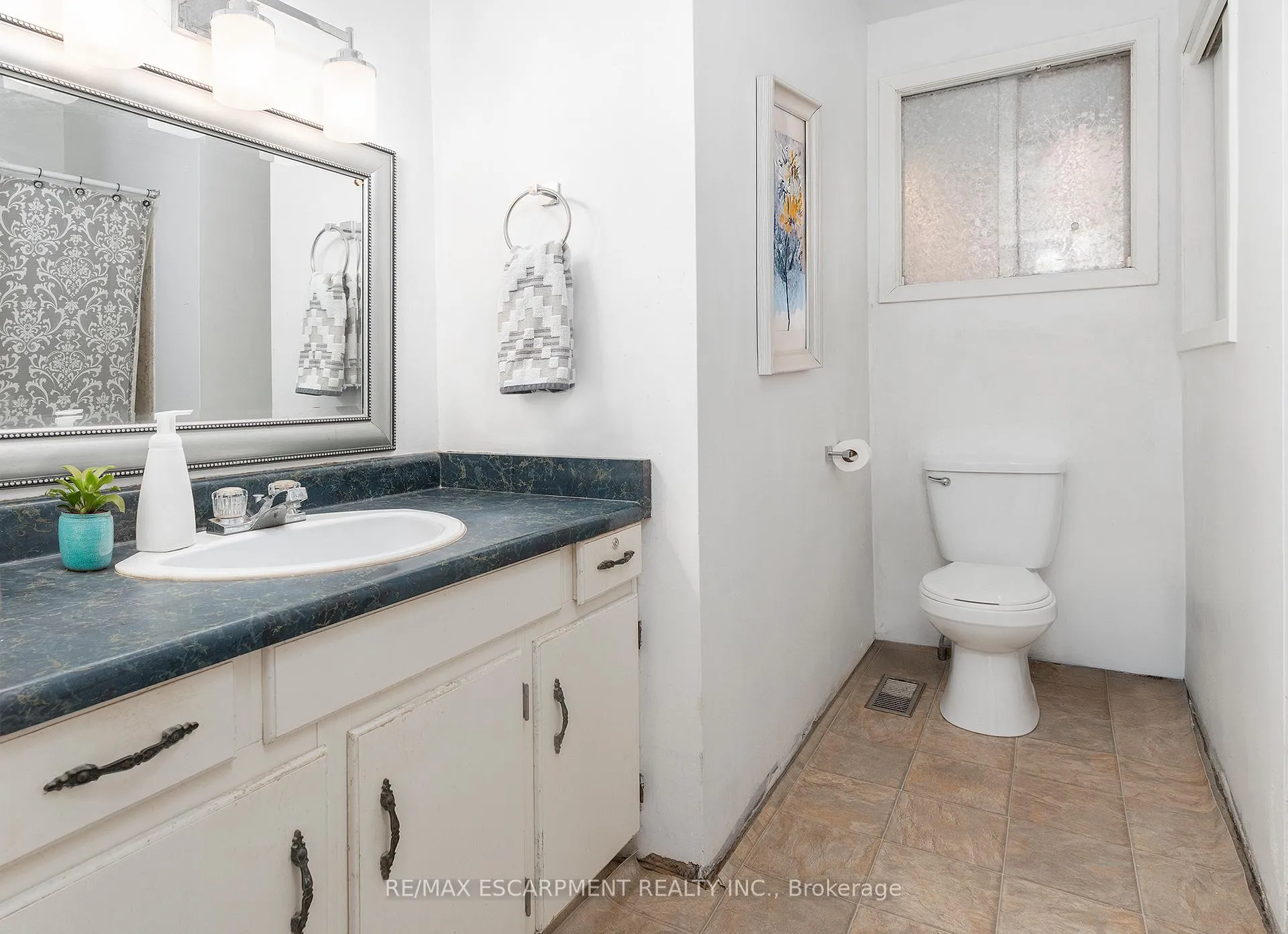Photo 10 of 426 Clare Avenue, Welland, N. Welland — HOMEH