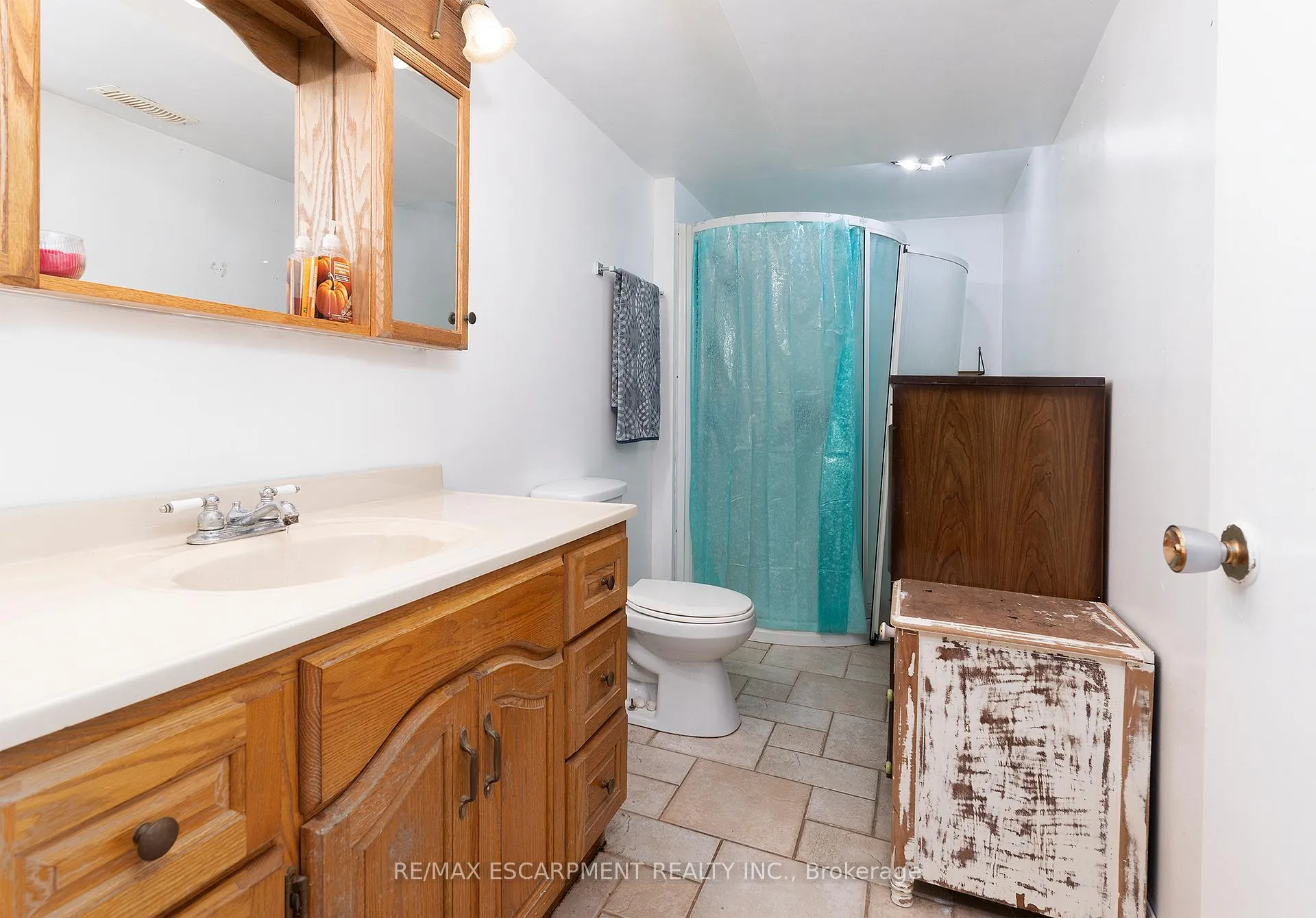 Photo 15 of 426 Clare Avenue, Welland, N. Welland — HOMEH