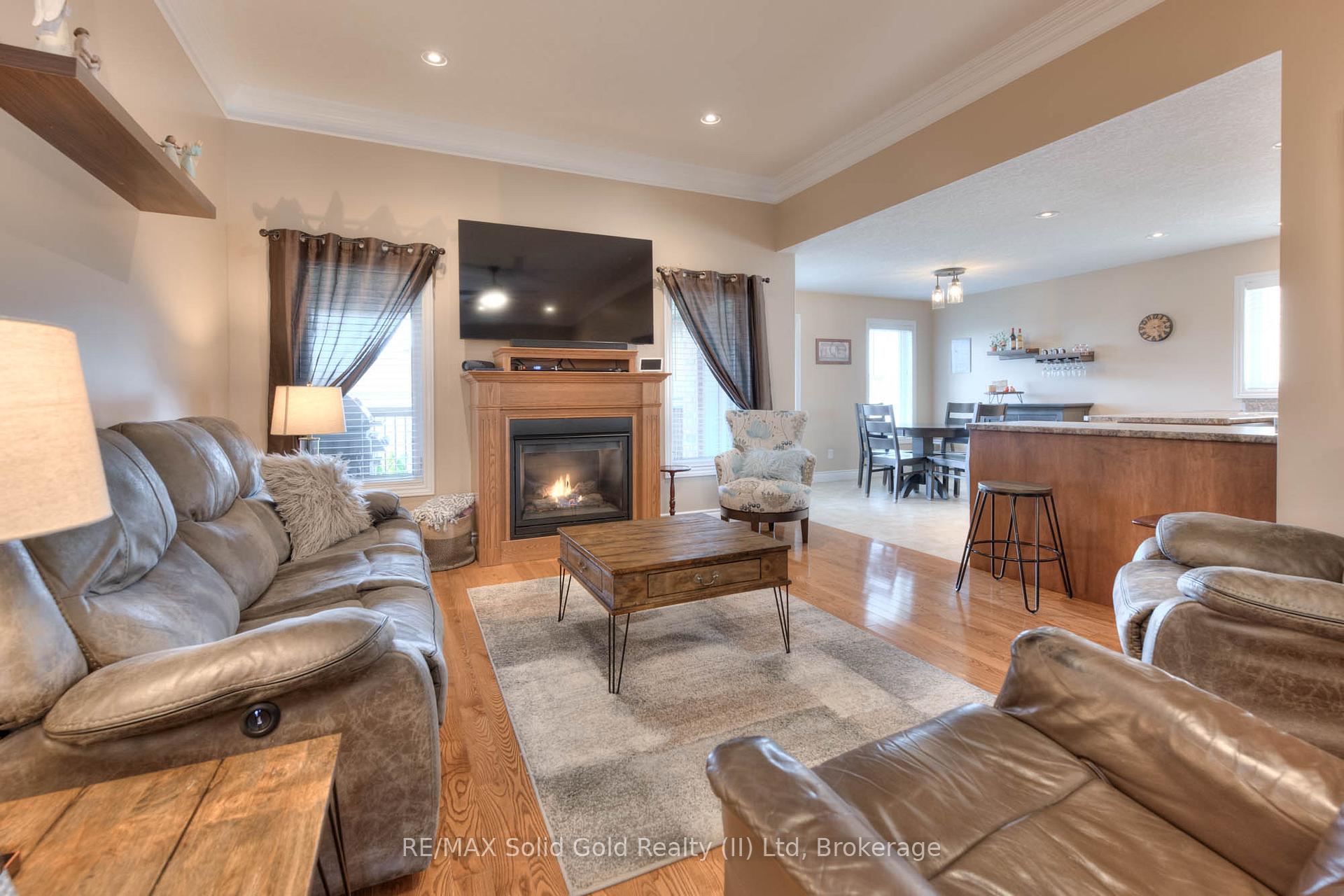 Photo 8 of 139 Gerber Meadows Drive, Wellesley — HOMEH