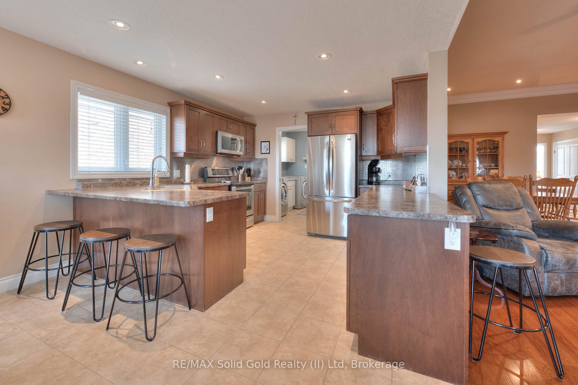 Photo 11 of 139 Gerber Meadows Drive, Wellesley — HOMEH