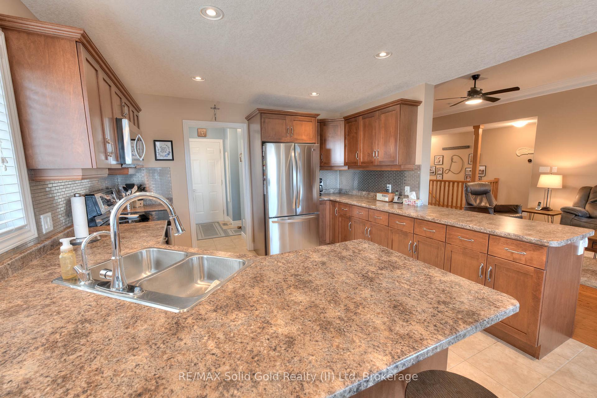 Photo 13 of 139 Gerber Meadows Drive, Wellesley — HOMEH