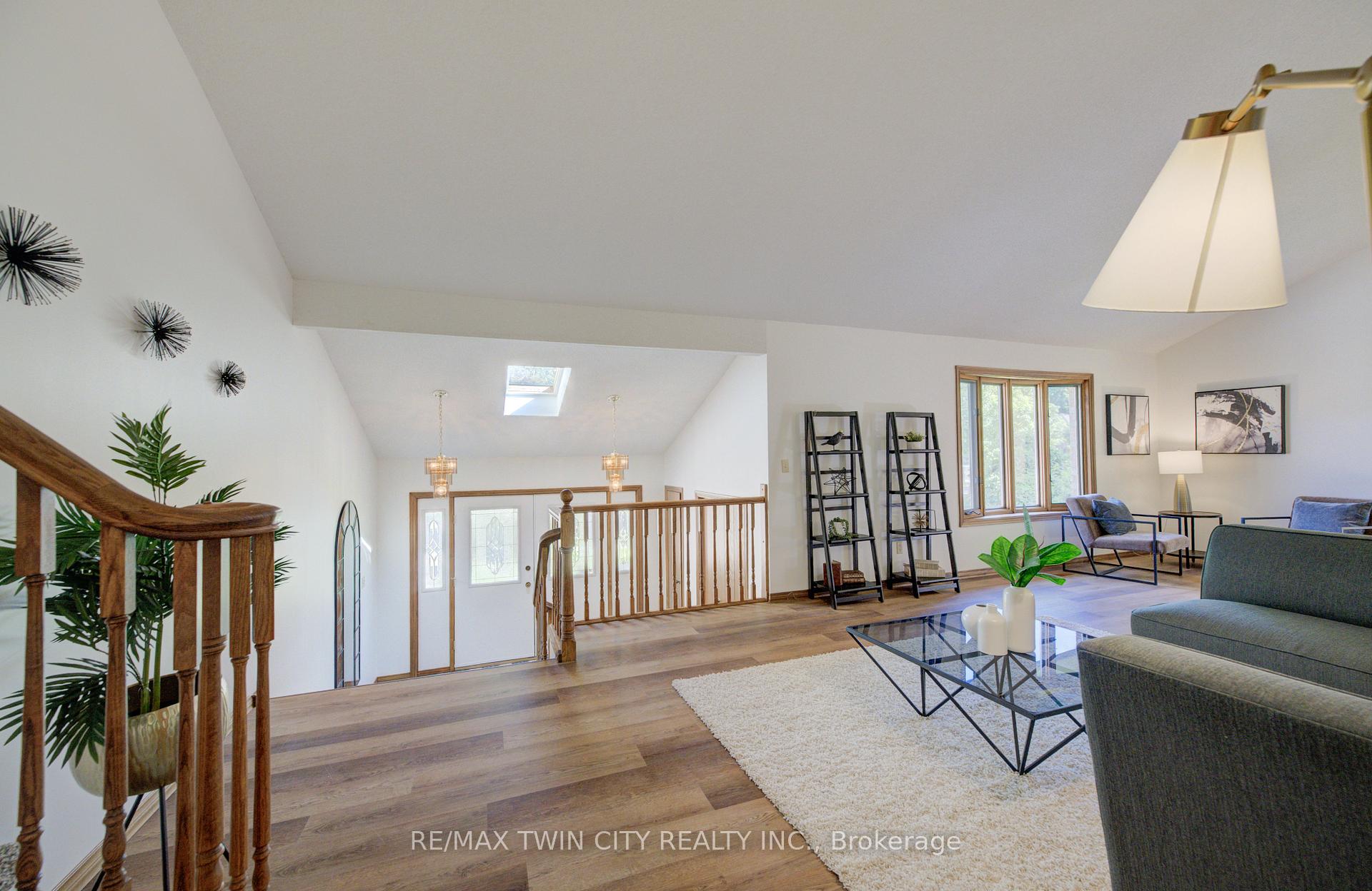 Photo 6 of 391 Northlake Drive, Waterloo — HOMEH