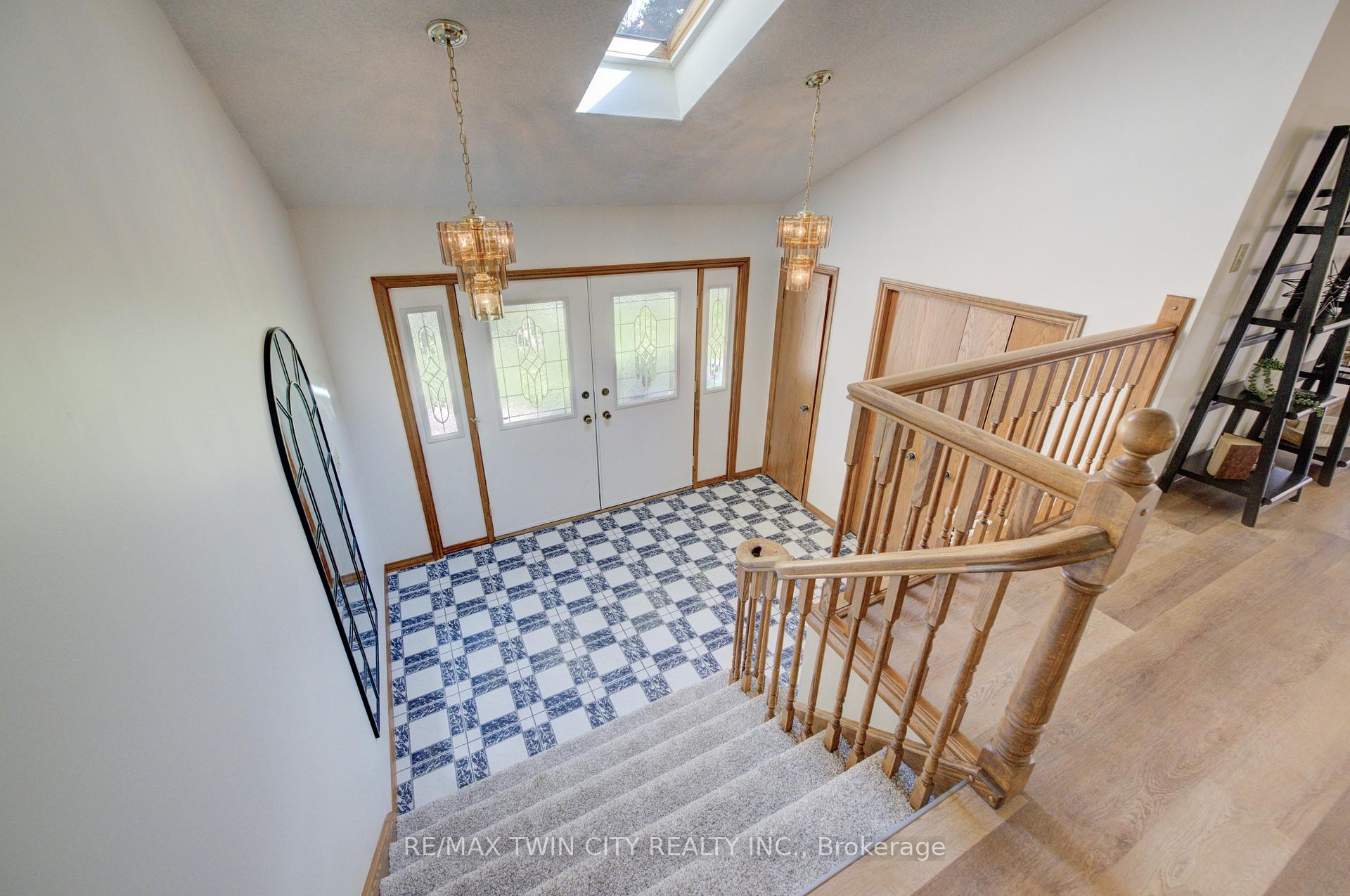 Photo 7 of 391 Northlake Drive, Waterloo — HOMEH