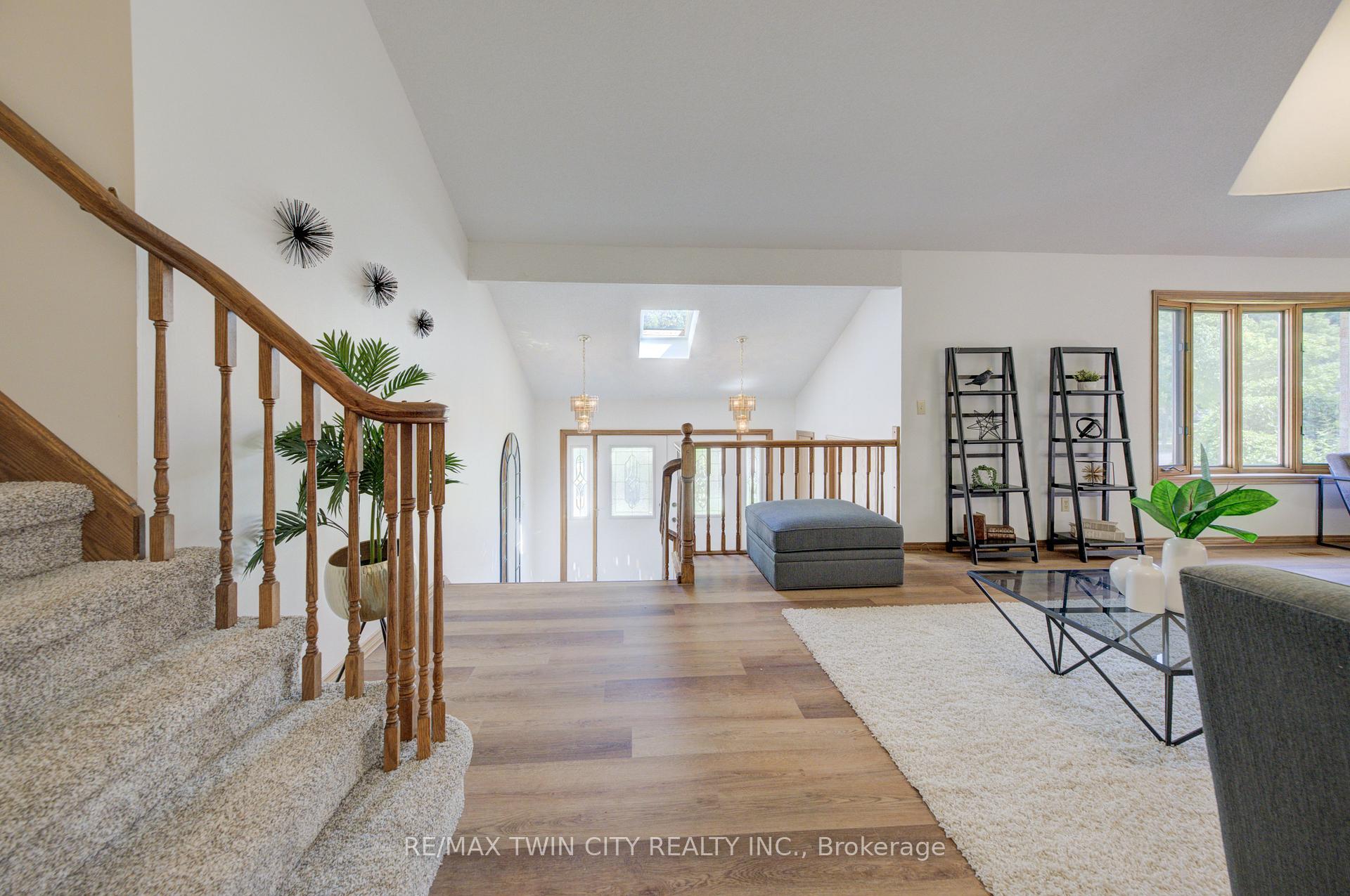 Photo 18 of 391 Northlake Drive, Waterloo — HOMEH