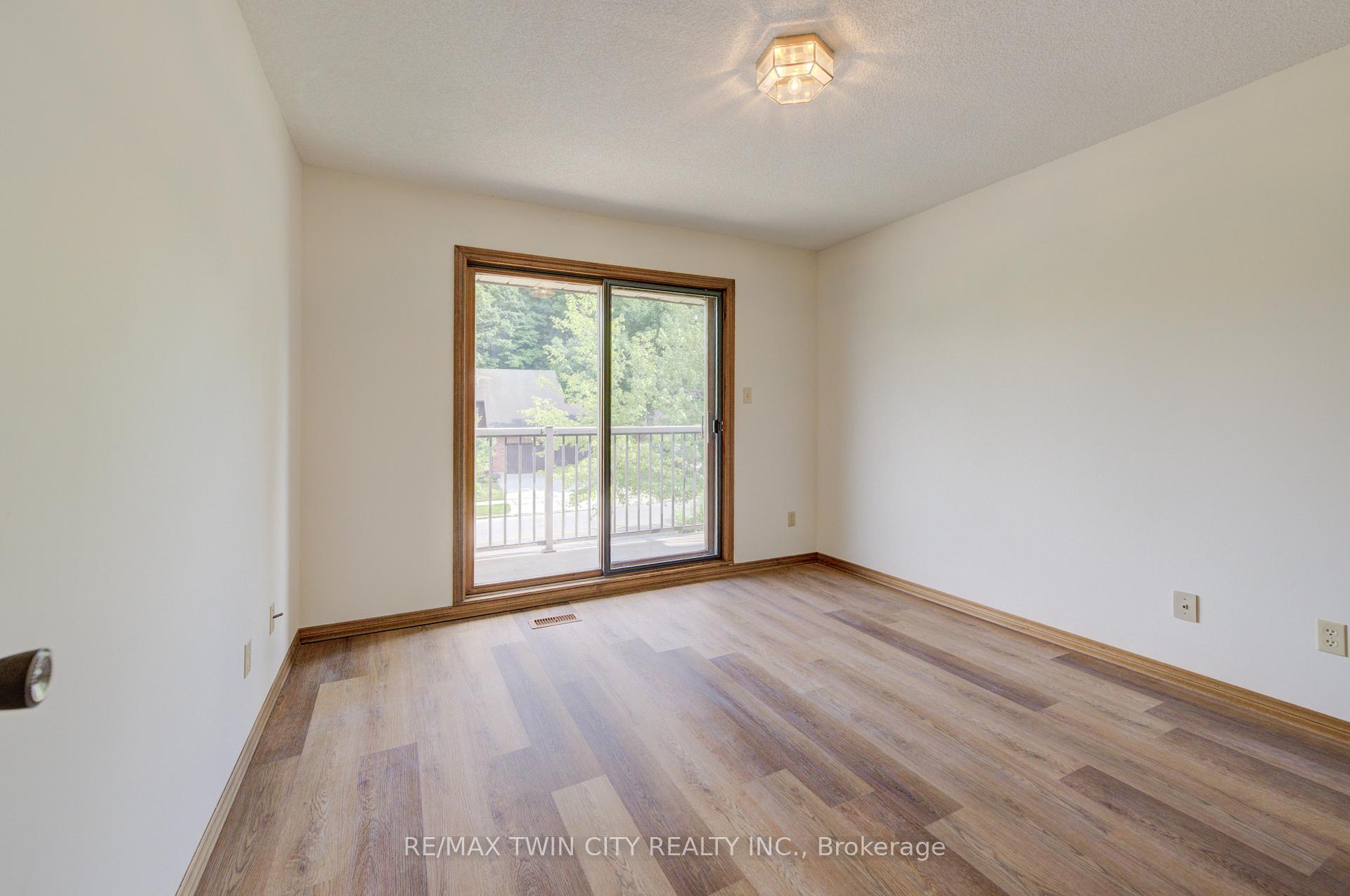 Photo 19 of 391 Northlake Drive, Waterloo — HOMEH