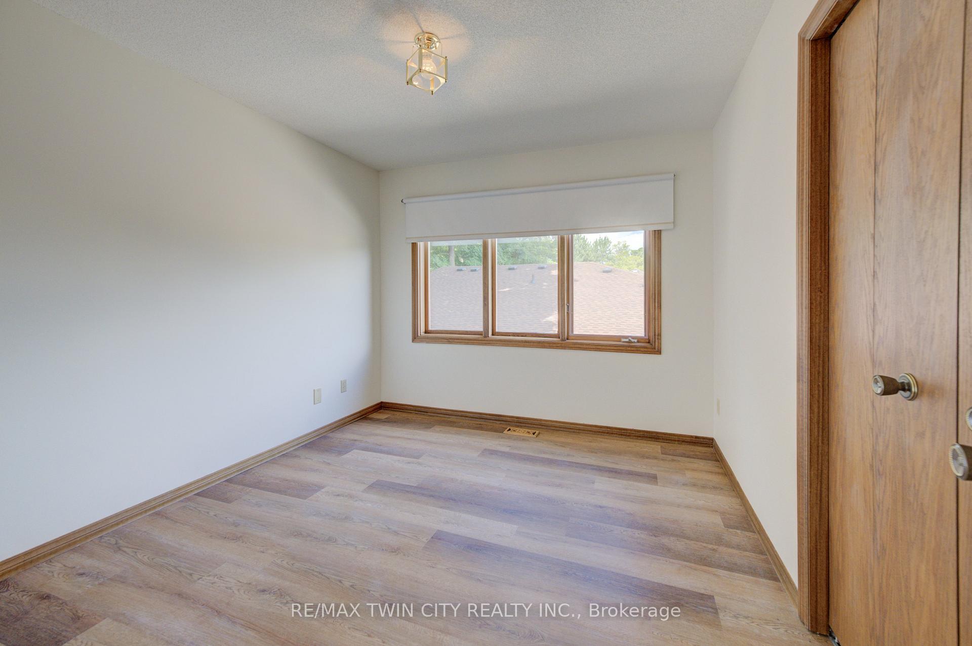 Photo 20 of 391 Northlake Drive, Waterloo — HOMEH