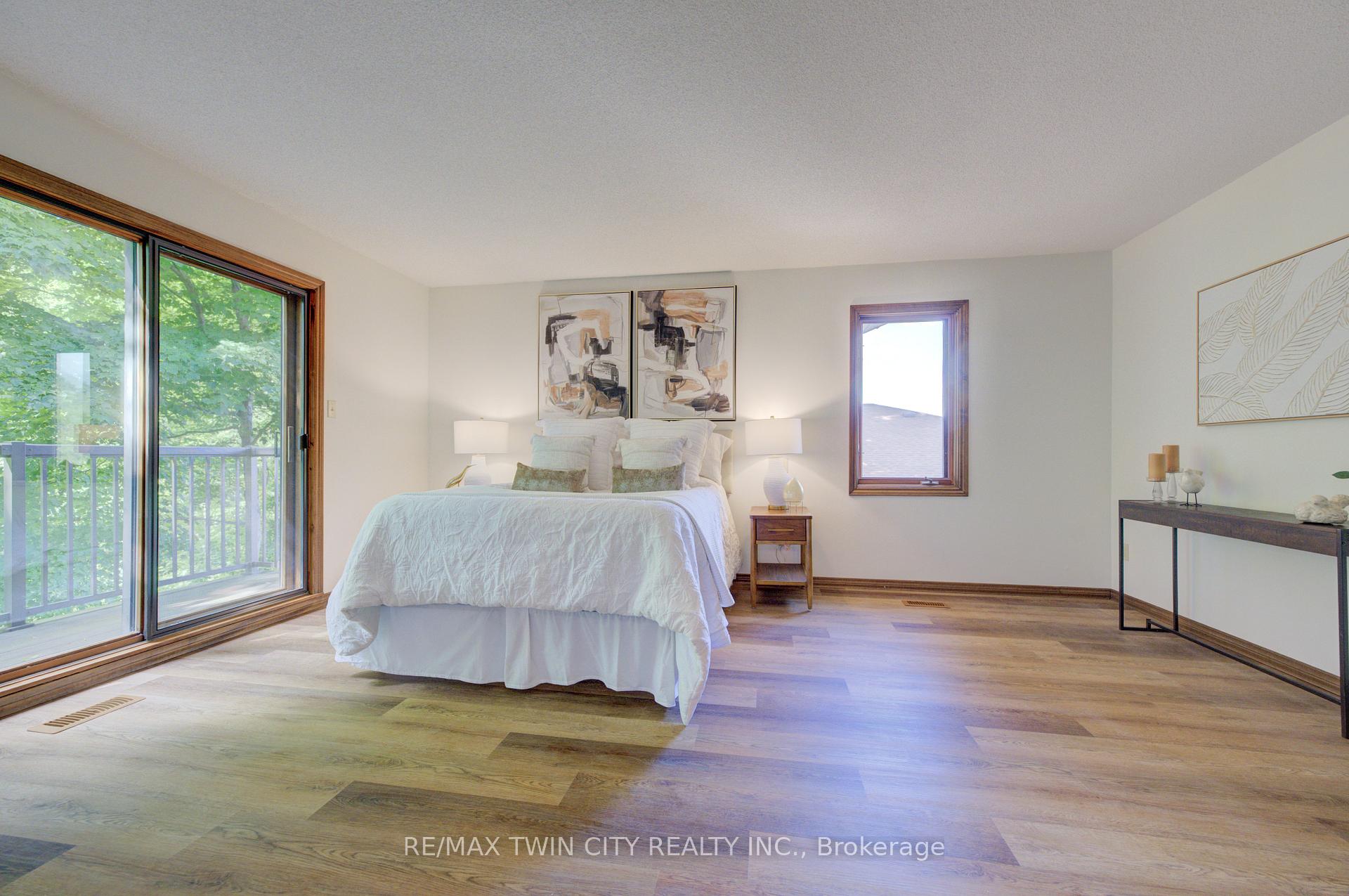Photo 21 of 391 Northlake Drive, Waterloo — HOMEH