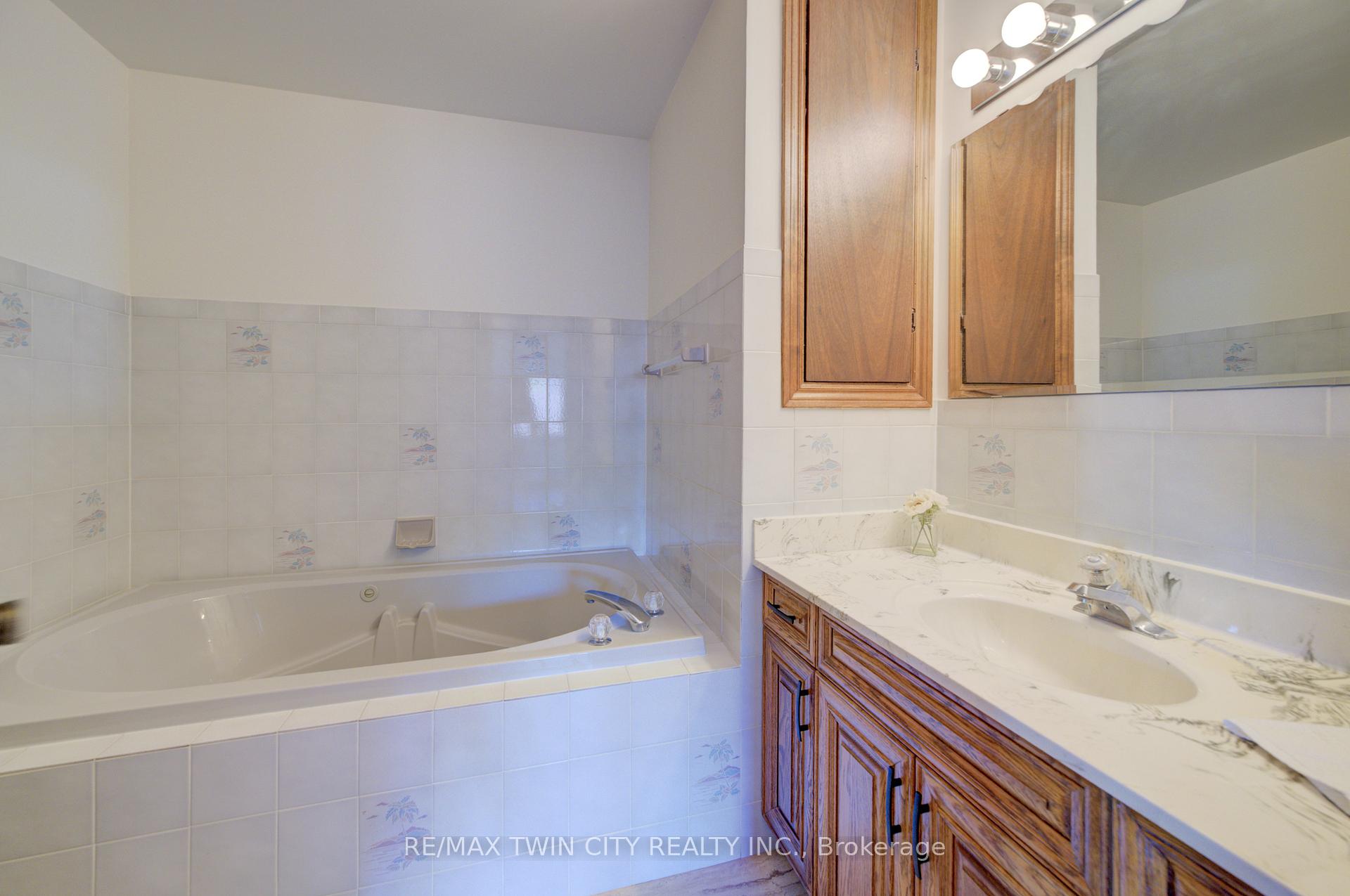 Photo 22 of 391 Northlake Drive, Waterloo — HOMEH