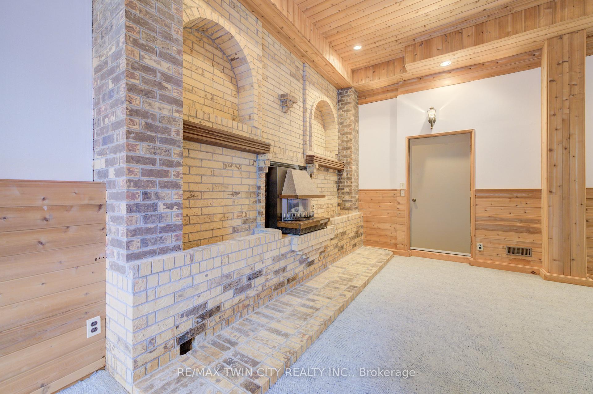 Photo 36 of 391 Northlake Drive, Waterloo — HOMEH