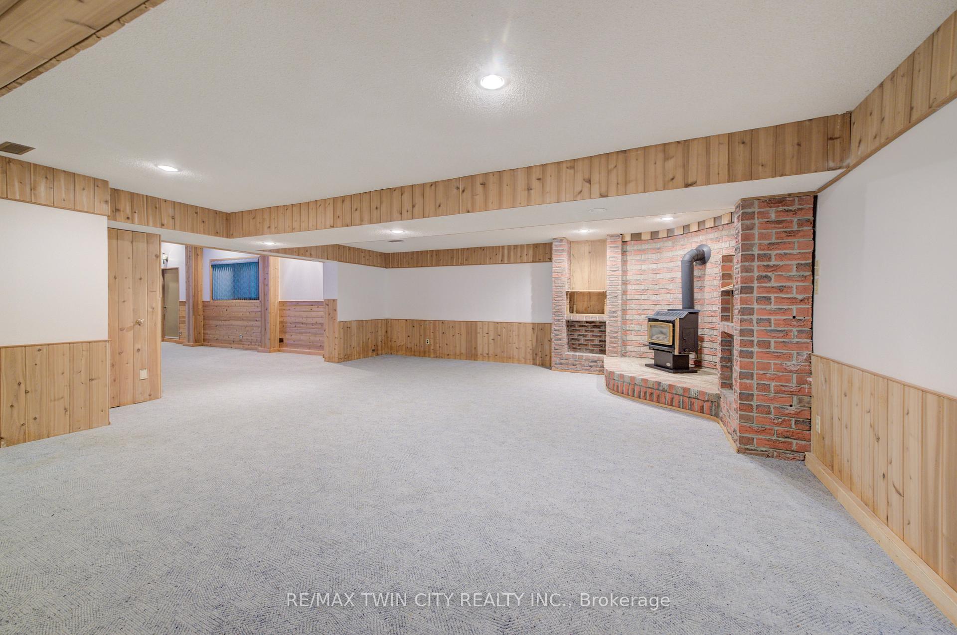 Photo 40 of 391 Northlake Drive, Waterloo — HOMEH