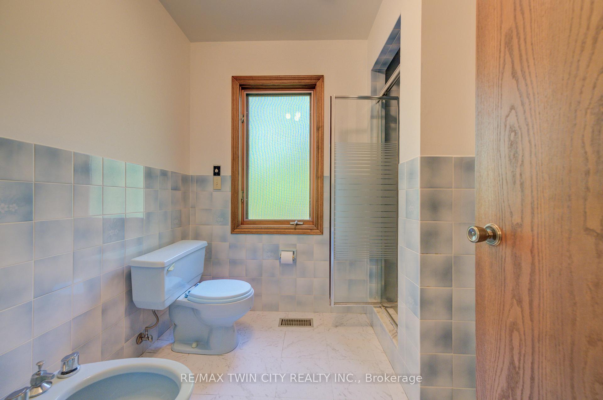 Photo 45 of 391 Northlake Drive, Waterloo — HOMEH