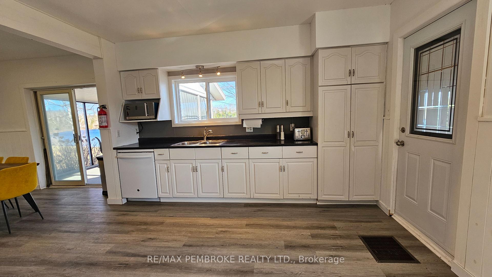 Photo 5 of 5797 Opeongo Road W, Bonnechere Valley, Eganville/Bonnechere Twp — HOMEH