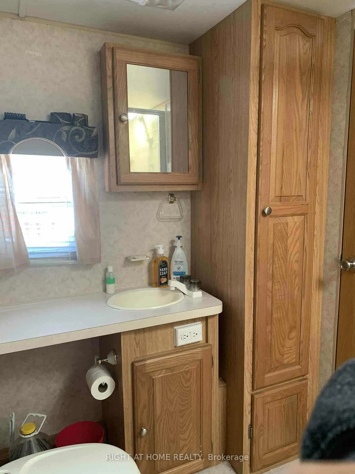 Photo 11 of 236 Apple Trail, Kitchener, Rosenburg — HOMEH