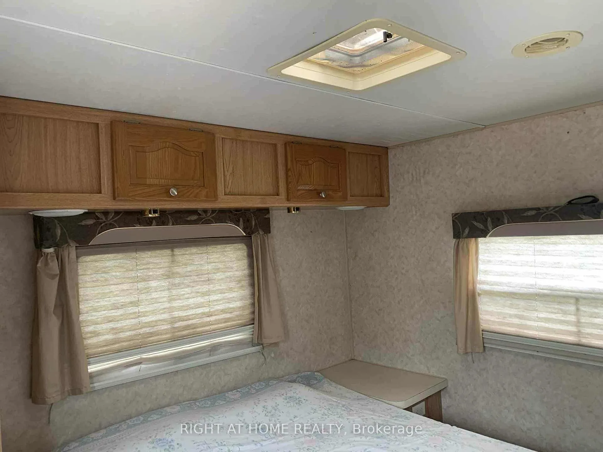 Photo 14 of 236 Apple Trail, Kitchener, Rosenburg — HOMEH