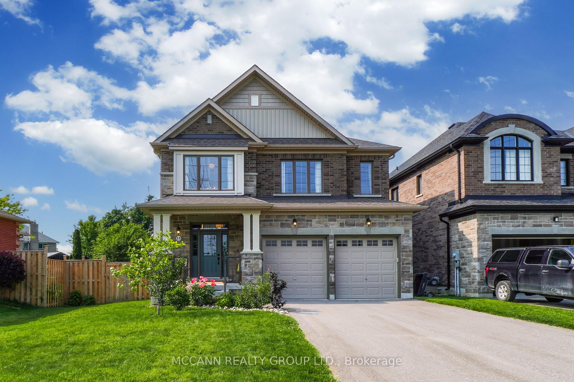 Photo 1 of 15 Low Boulevard, Uxbridge — HOMEH