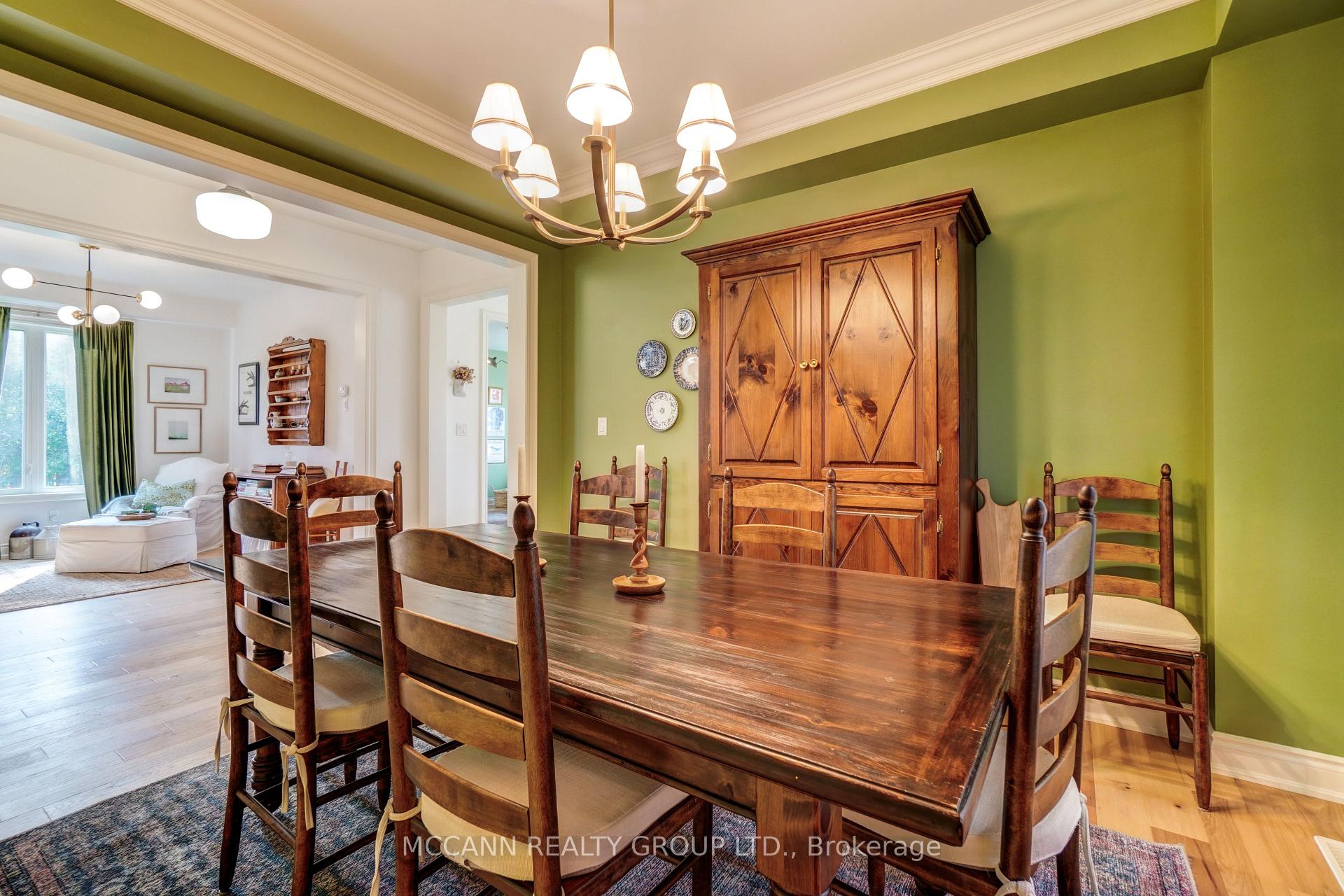 Photo 9 of 15 Low Boulevard, Uxbridge — HOMEH