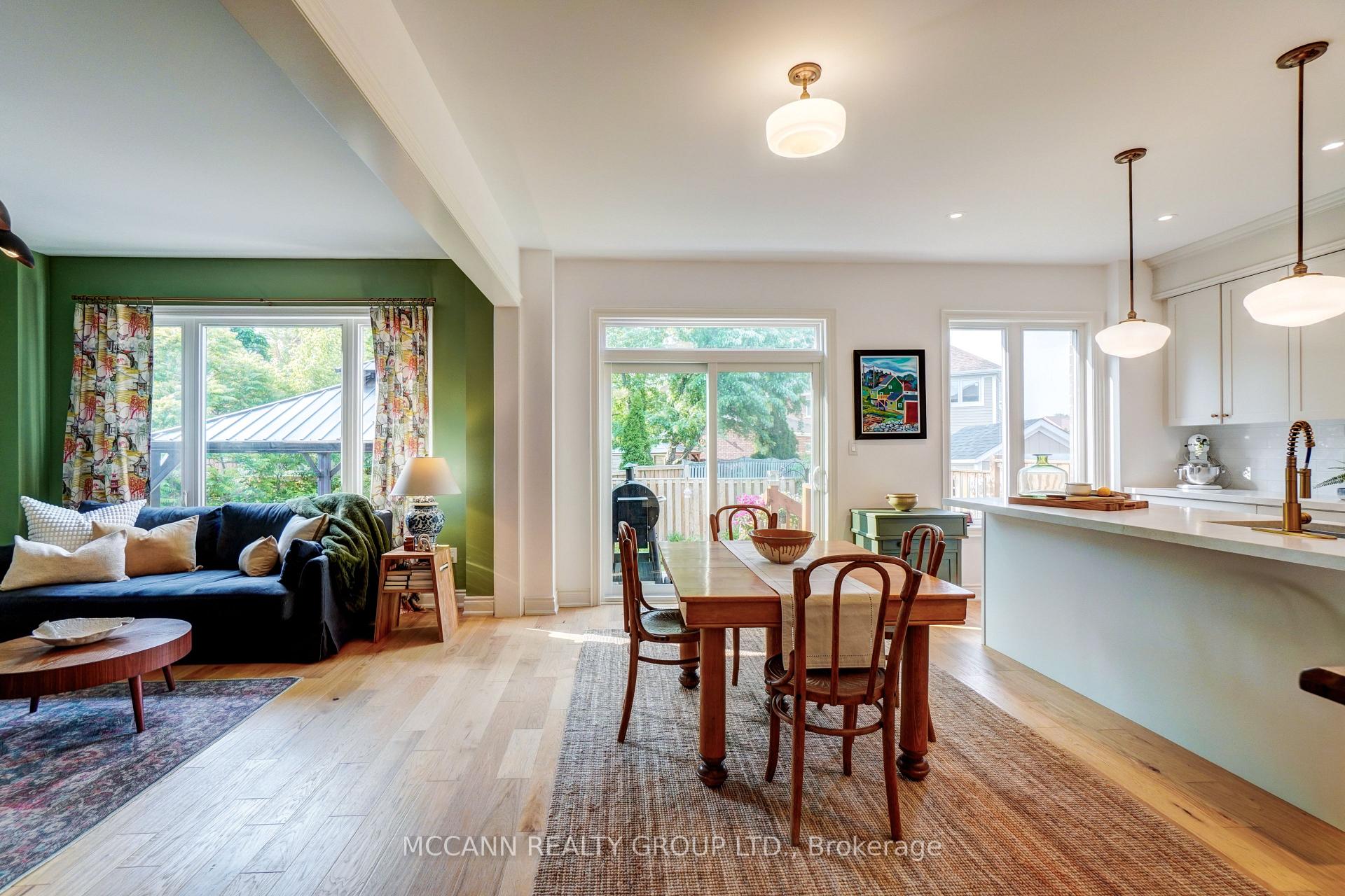 Photo 11 of 15 Low Boulevard, Uxbridge — HOMEH