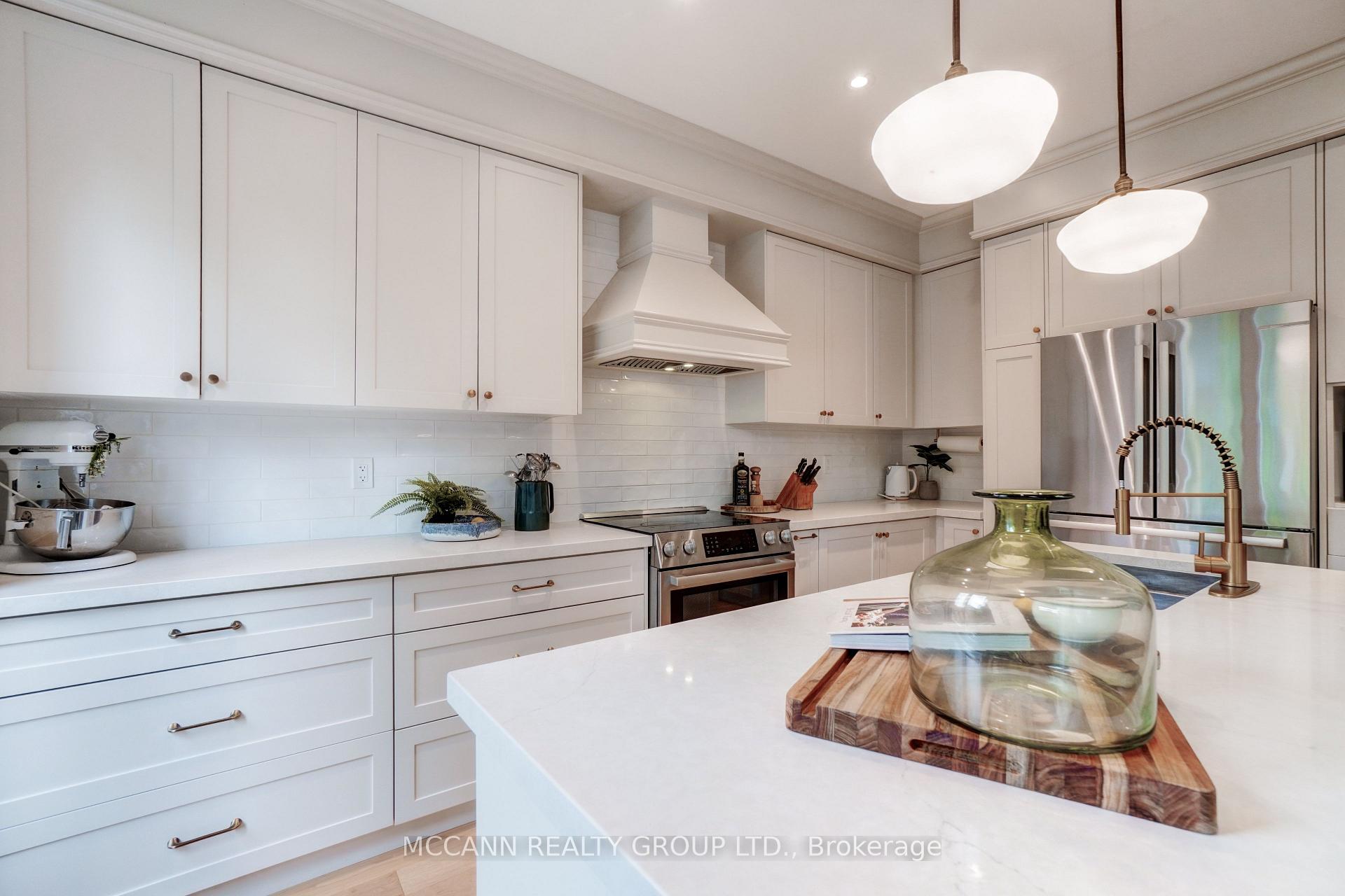 Photo 14 of 15 Low Boulevard, Uxbridge — HOMEH