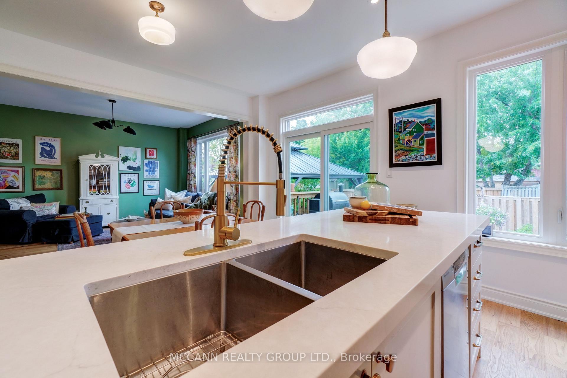 Photo 16 of 15 Low Boulevard, Uxbridge — HOMEH