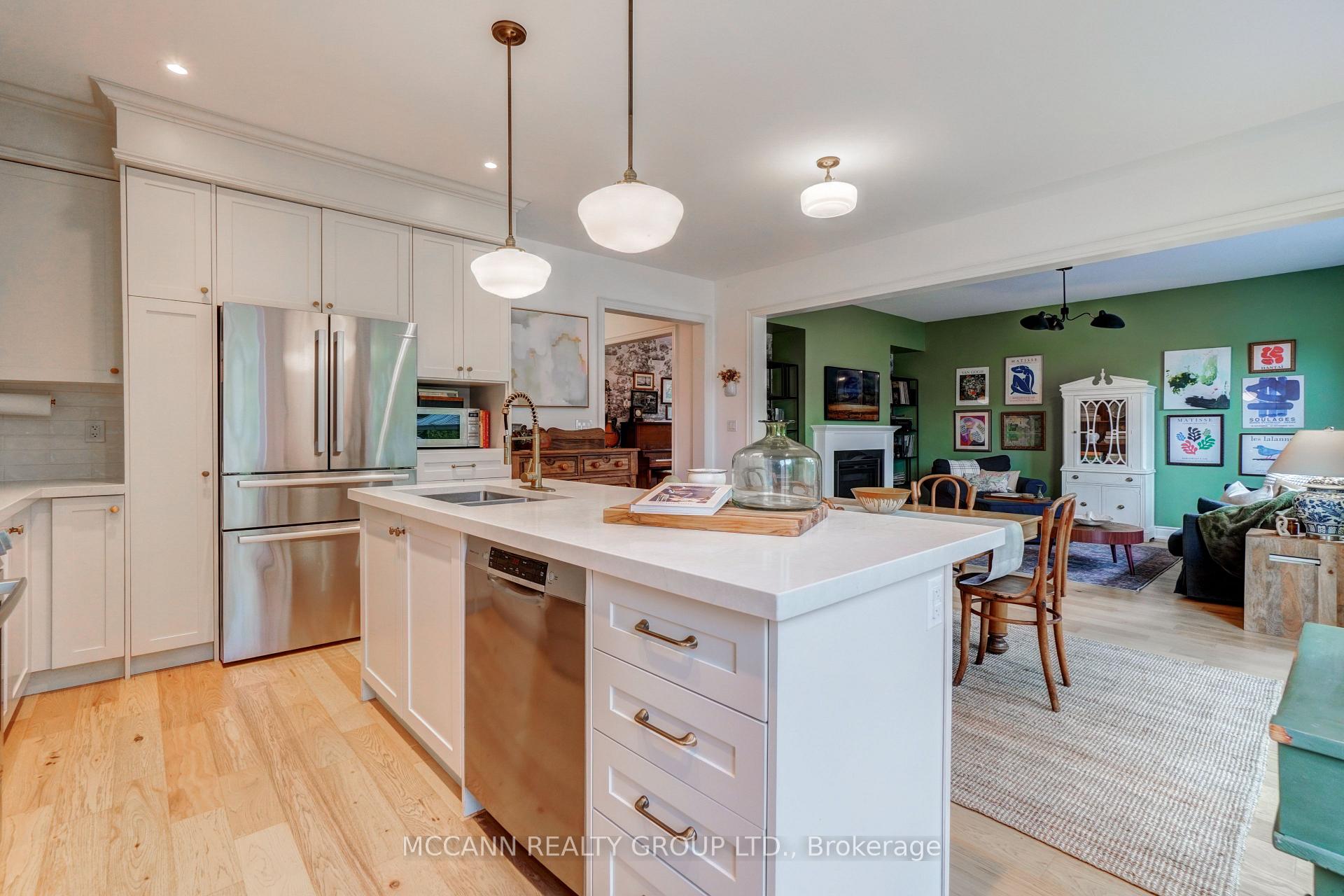 Photo 17 of 15 Low Boulevard, Uxbridge — HOMEH
