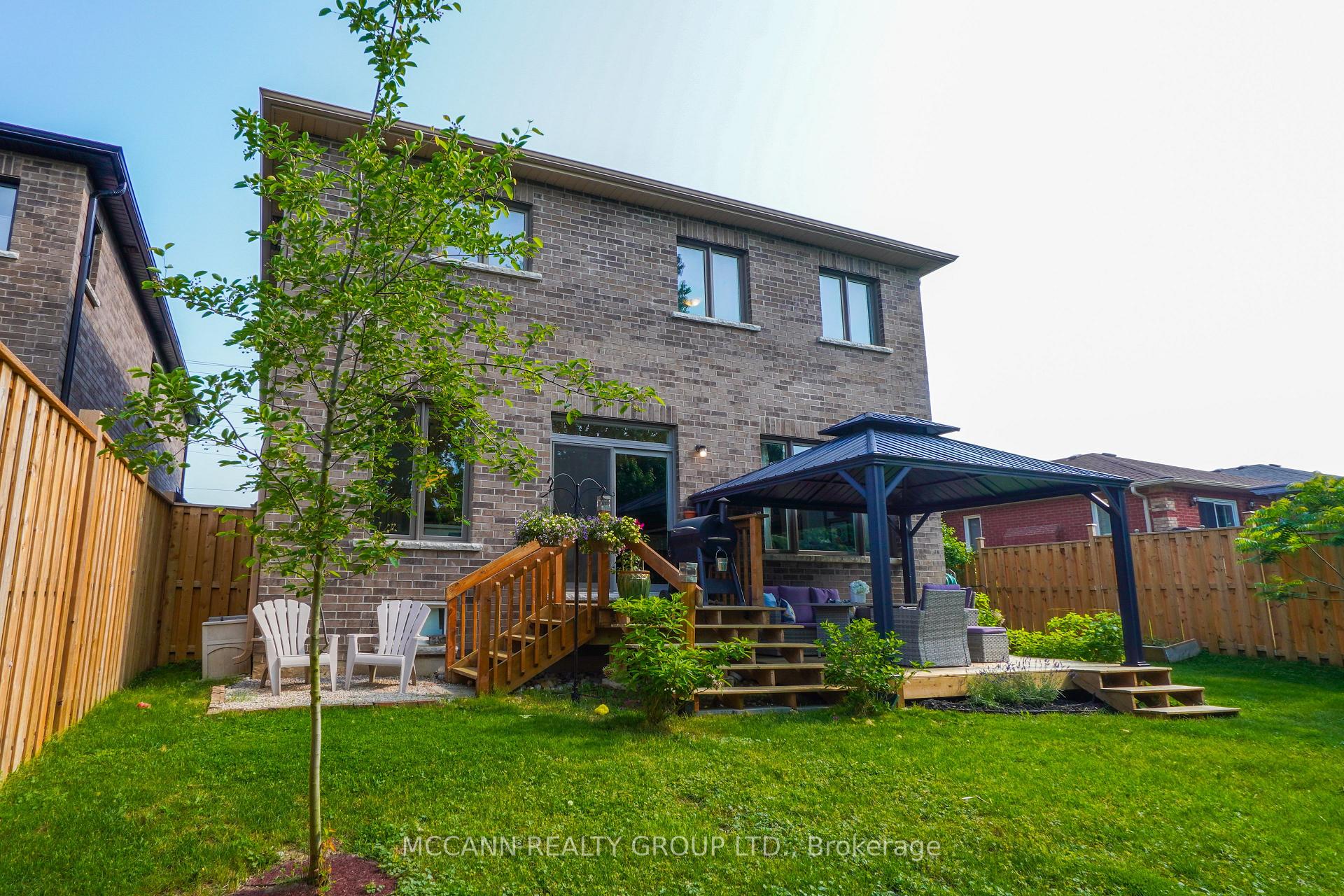 Photo 46 of 15 Low Boulevard, Uxbridge — HOMEH