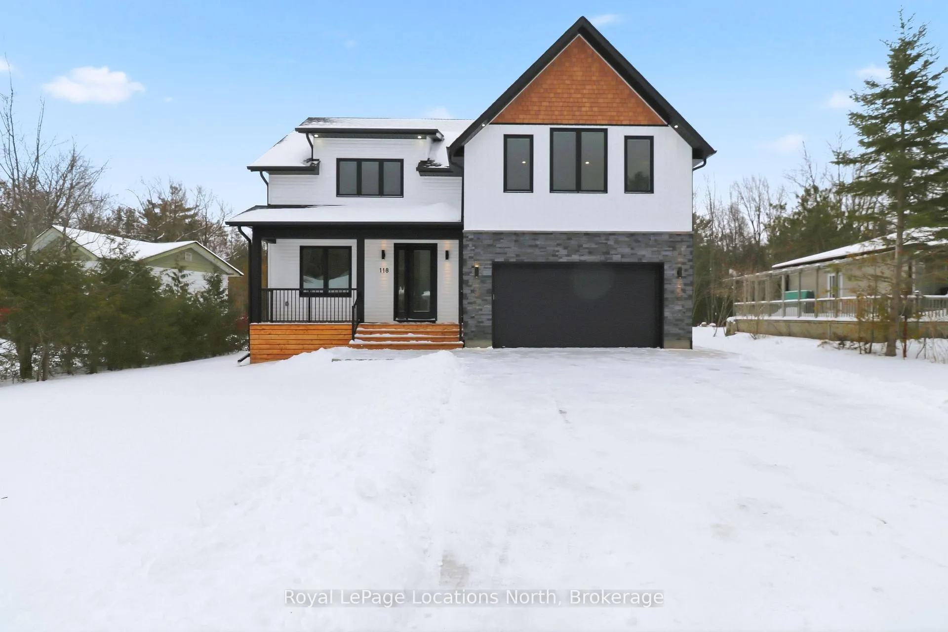 Front of 118 Valerie Crescent