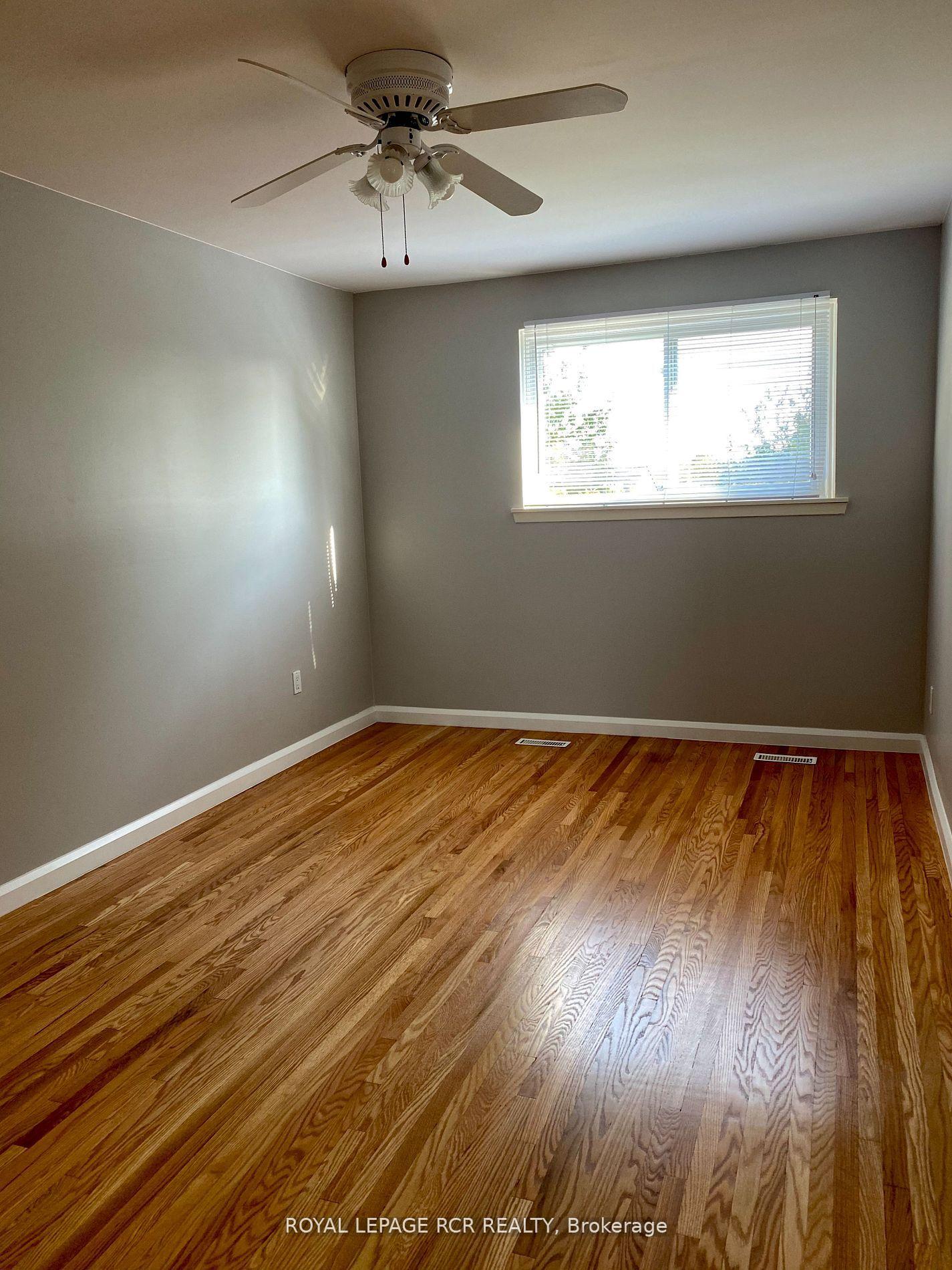 Photo 7 of 15 McDonald Drive, Aurora, Aurora Heights — HOMEH