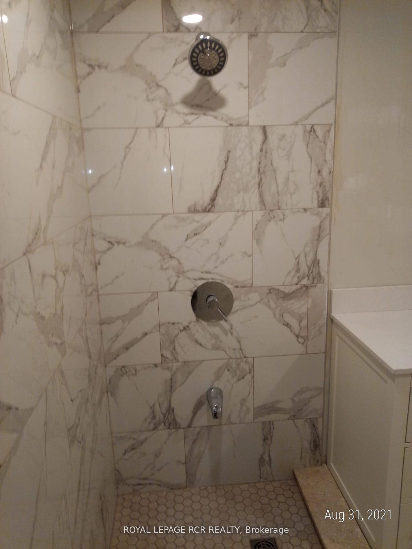 Photo 4 of 15 McDonald Drive, Aurora, Aurora Heights — HOMEH