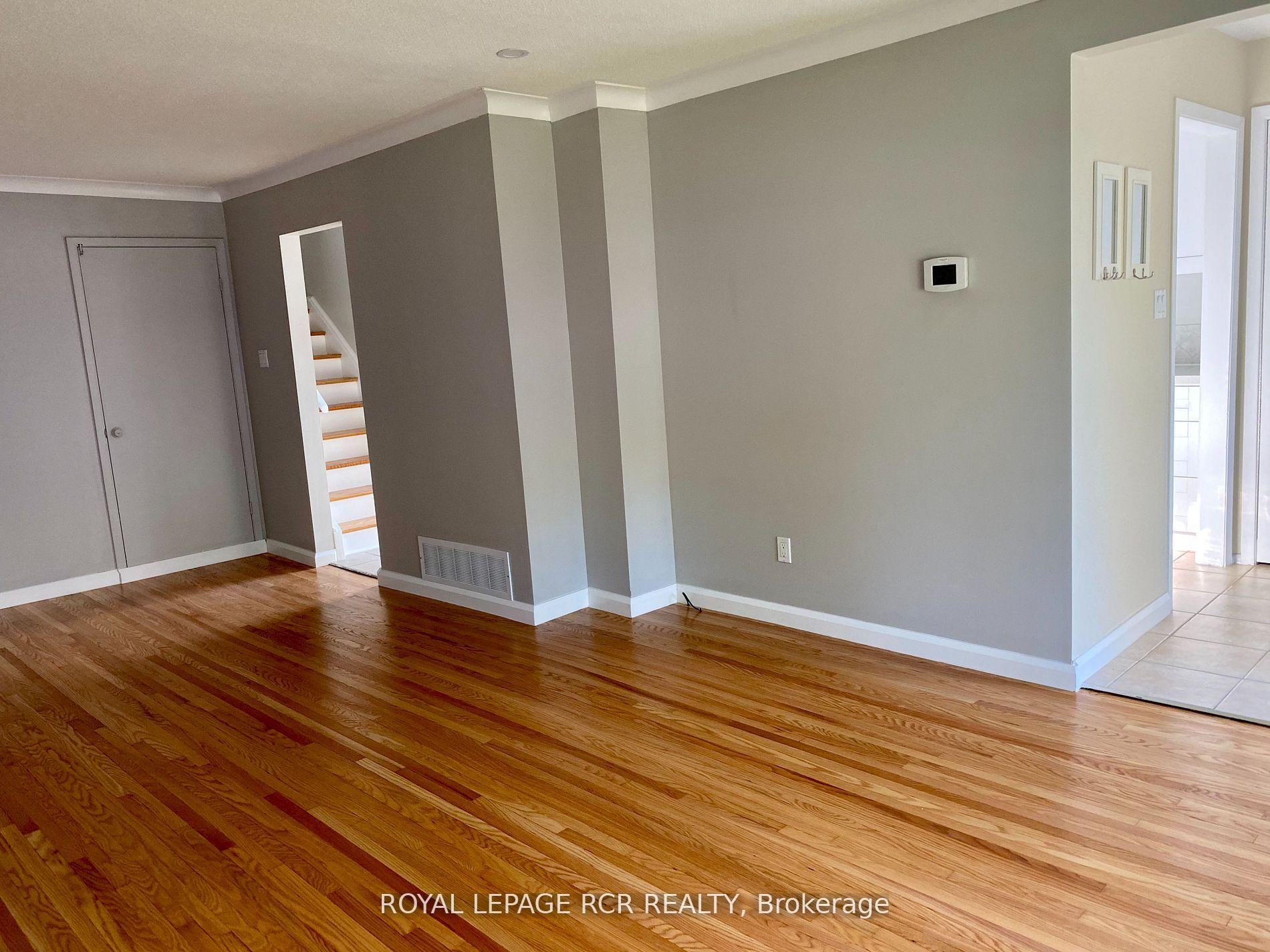 Photo 16 of 15 McDonald Drive, Aurora, Aurora Heights — HOMEH