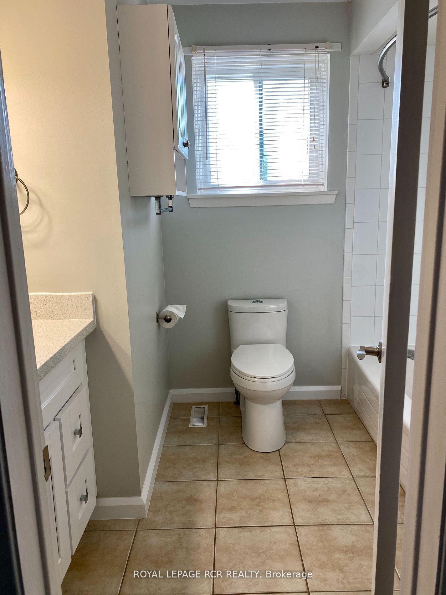 Photo 12 of 15 McDonald Drive, Aurora, Aurora Heights — HOMEH