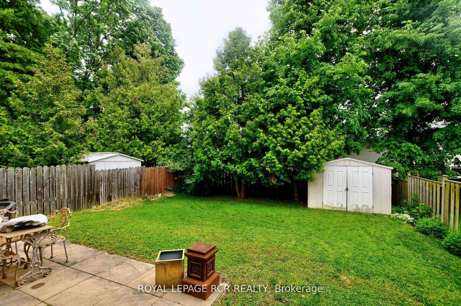 Photo 28 of 15 McDonald Drive, Aurora, Aurora Heights — HOMEH