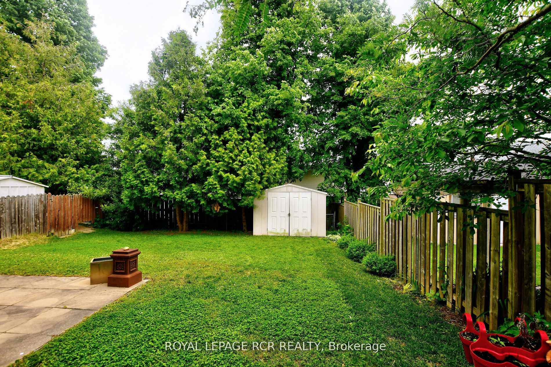 Photo 37 of 15 McDonald Drive, Aurora, Aurora Heights — HOMEH