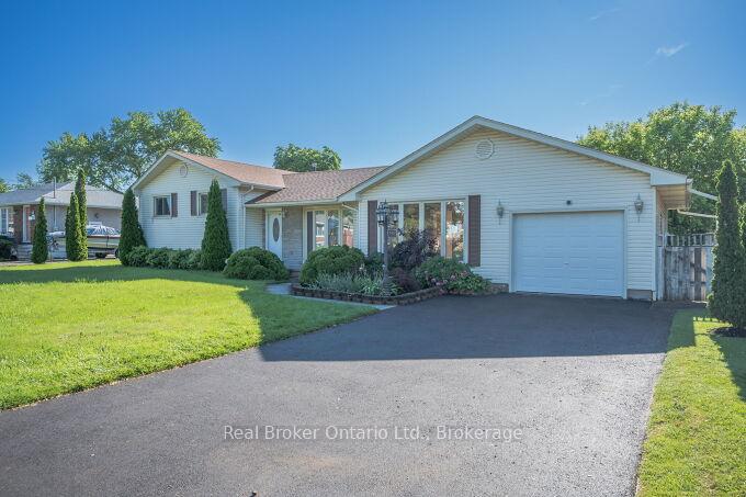 Photo 3 of 245 Marshall Avenue, Welland, Broadway — HOMEH