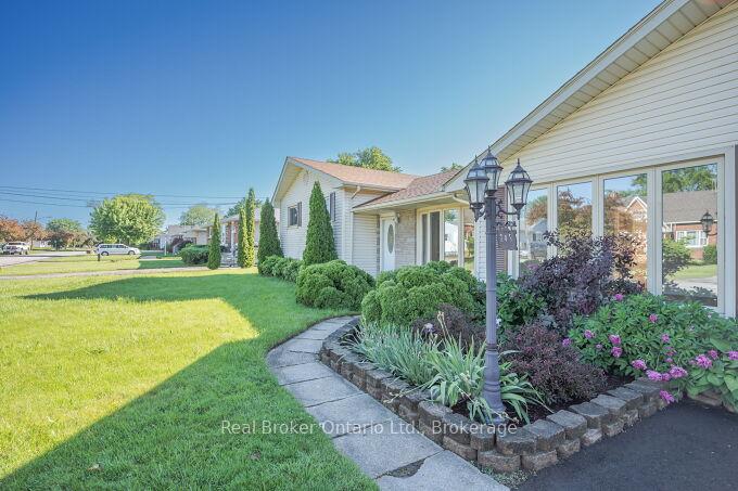 Photo 4 of 245 Marshall Avenue, Welland, Broadway — HOMEH