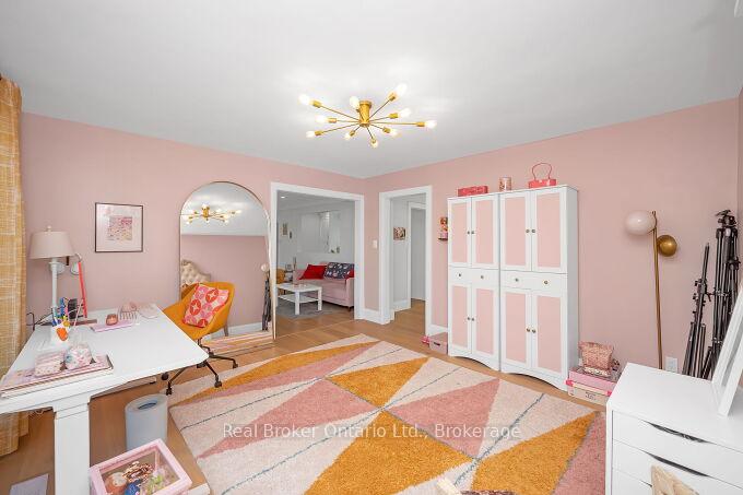 Photo 9 of 245 Marshall Avenue, Welland, Broadway — HOMEH