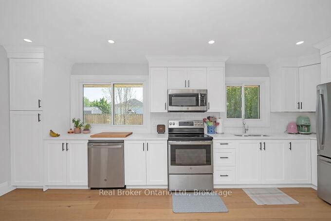 Photo 13 of 245 Marshall Avenue, Welland, Broadway — HOMEH