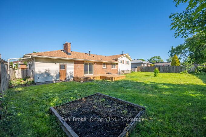 Photo 30 of 245 Marshall Avenue, Welland, Broadway — HOMEH