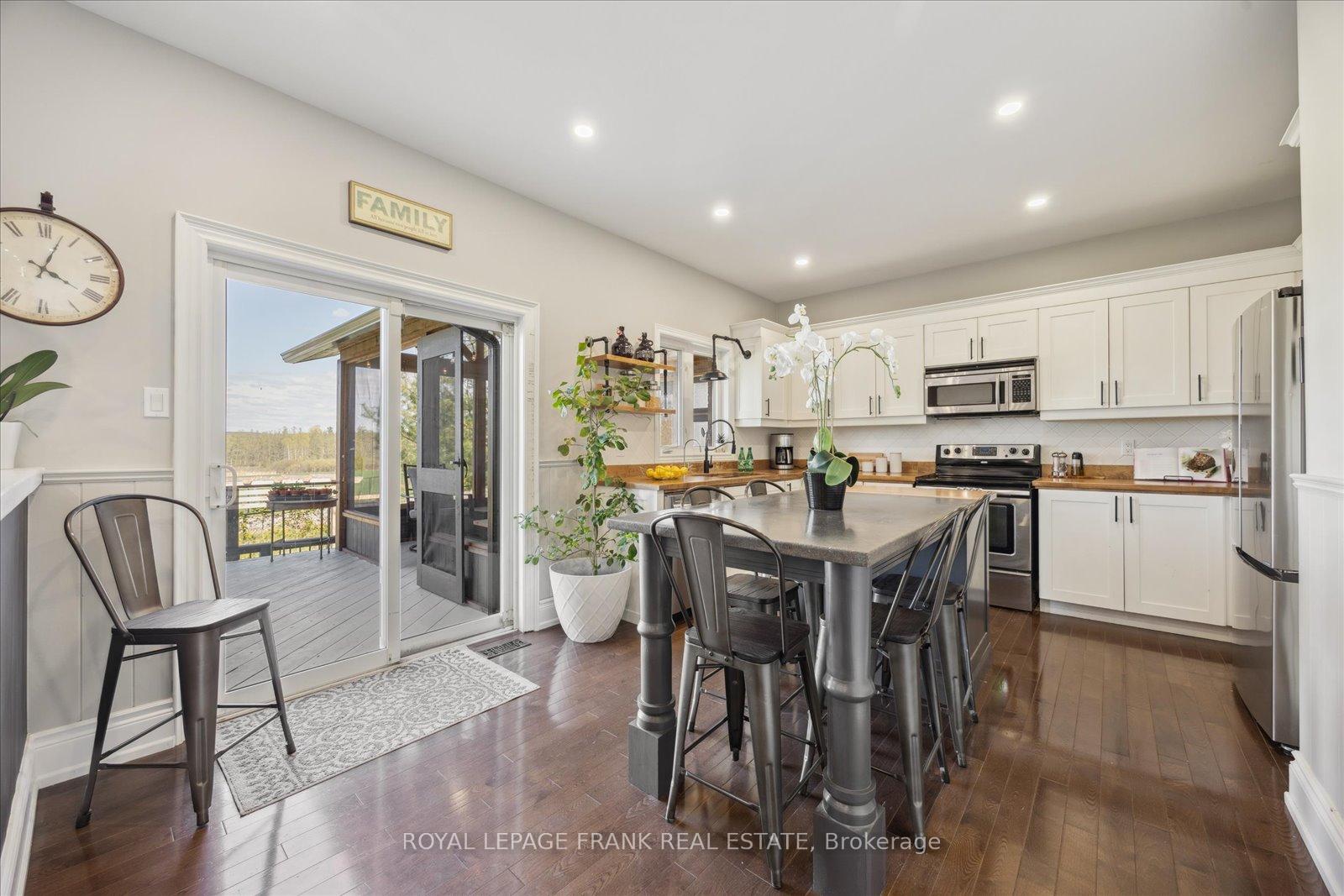 Photo 7 of 21 Brownscombe Crescent, Uxbridge — HOMEH